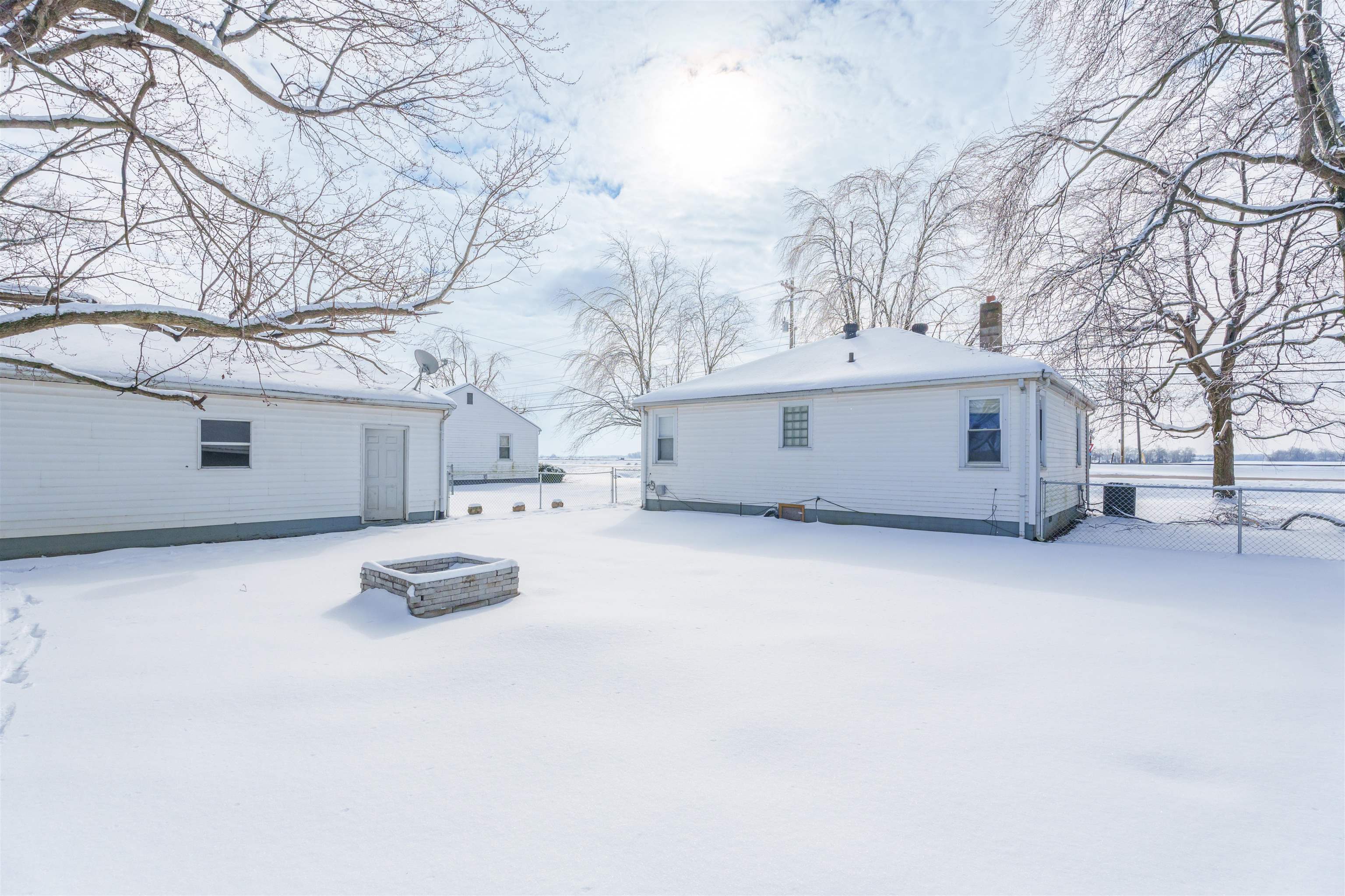 8953 US HWY 60 W, Owensboro, Kentucky 42301, 2 Bedrooms Bedrooms, ,1 BathroomBathrooms,Single Family Residence,For Sale,US HWY 60 W,91382