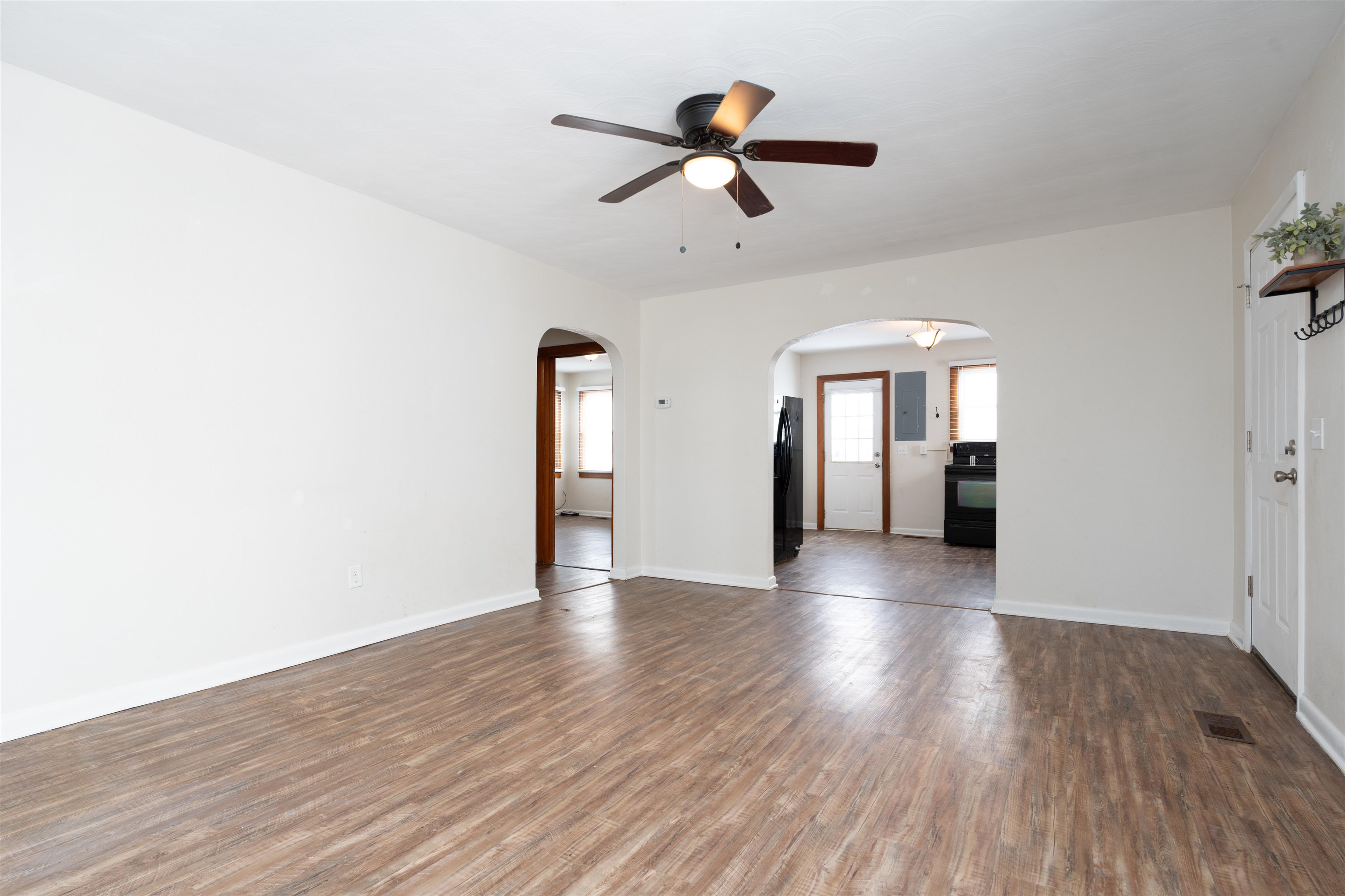 8953 US HWY 60 W, Owensboro, Kentucky 42301, 2 Bedrooms Bedrooms, ,1 BathroomBathrooms,Single Family Residence,For Sale,US HWY 60 W,91382