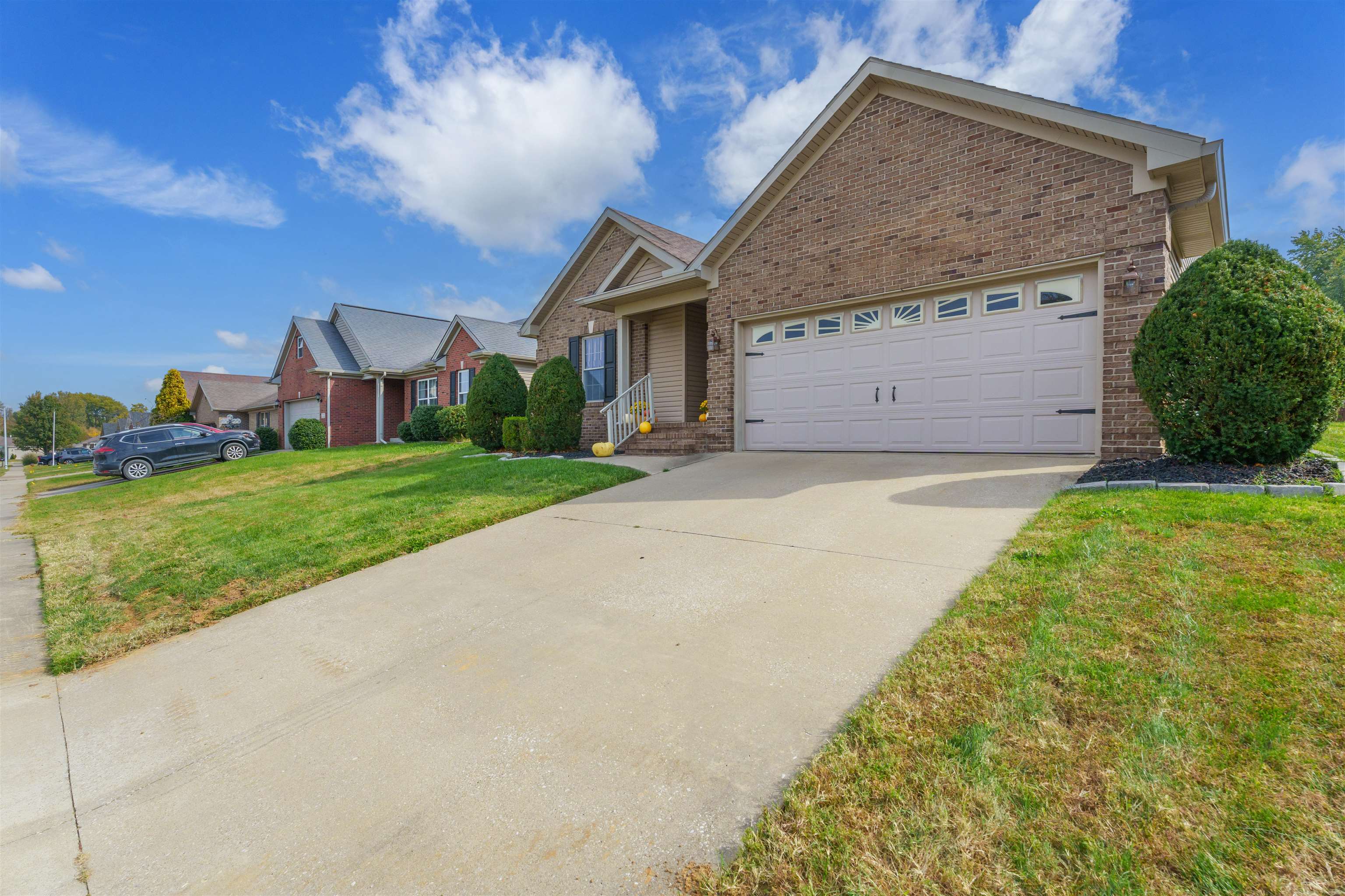 5012 Diamond Drive, Owensboro, Kentucky 42303, 3 Bedrooms Bedrooms, ,2 BathroomsBathrooms,Single Family Residence,For Sale,Diamond Drive,91386