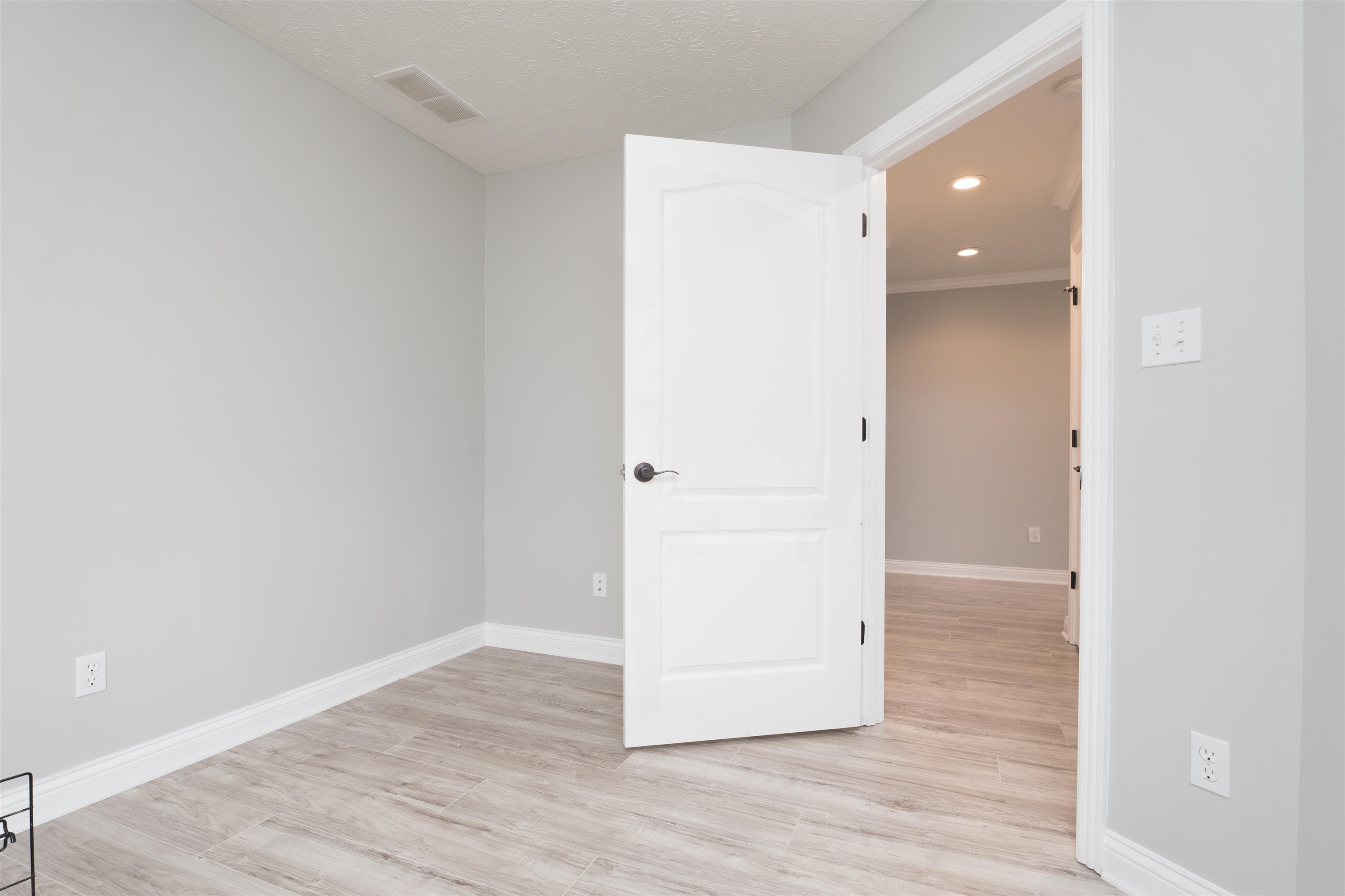 5012 Diamond Drive, Owensboro, Kentucky 42303, 3 Bedrooms Bedrooms, ,2 BathroomsBathrooms,Single Family Residence,For Sale,Diamond Drive,91386