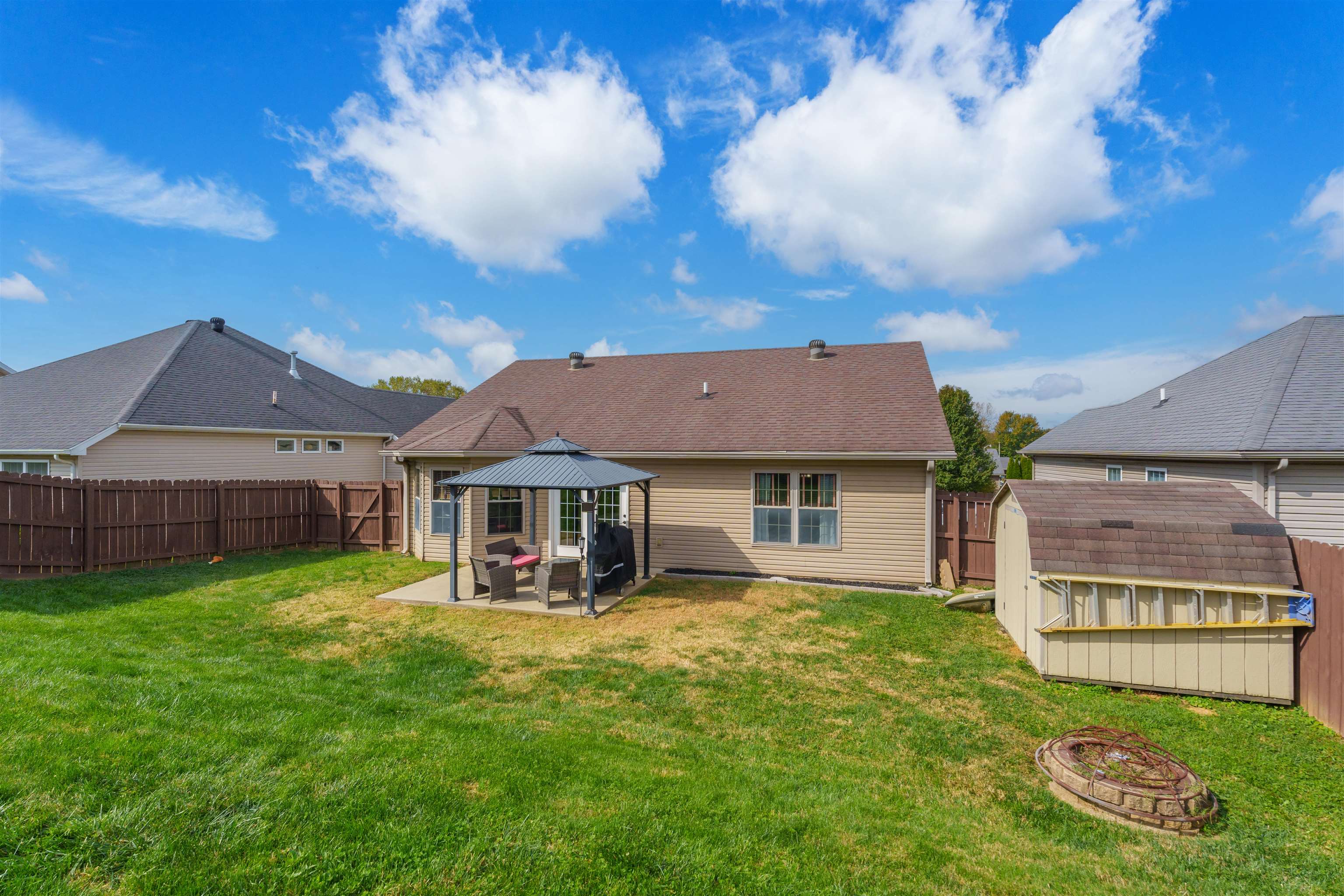 5012 Diamond Drive, Owensboro, Kentucky 42303, 3 Bedrooms Bedrooms, ,2 BathroomsBathrooms,Single Family Residence,For Sale,Diamond Drive,91386