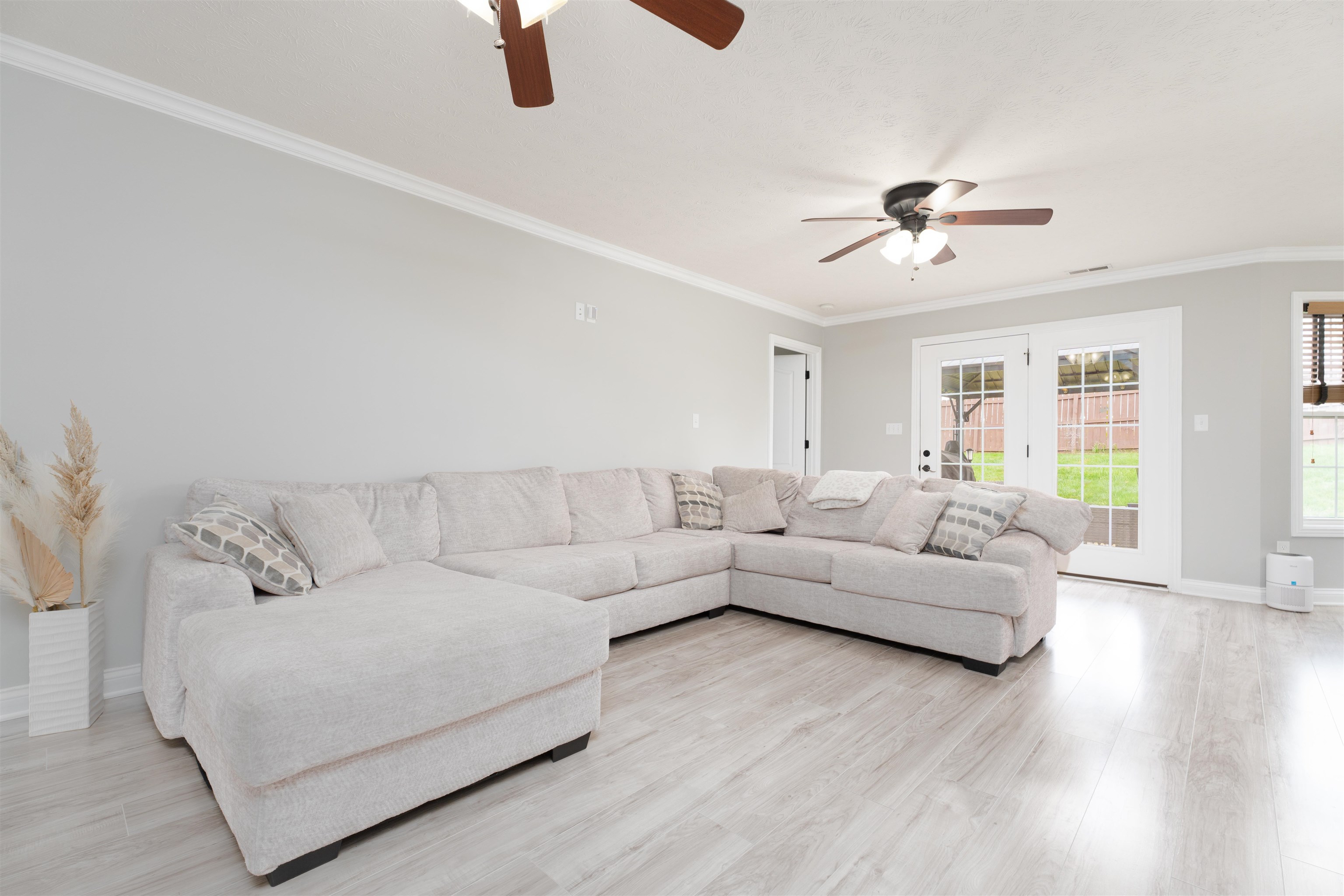 5012 Diamond Drive, Owensboro, Kentucky 42303, 3 Bedrooms Bedrooms, ,2 BathroomsBathrooms,Single Family Residence,For Sale,Diamond Drive,91386