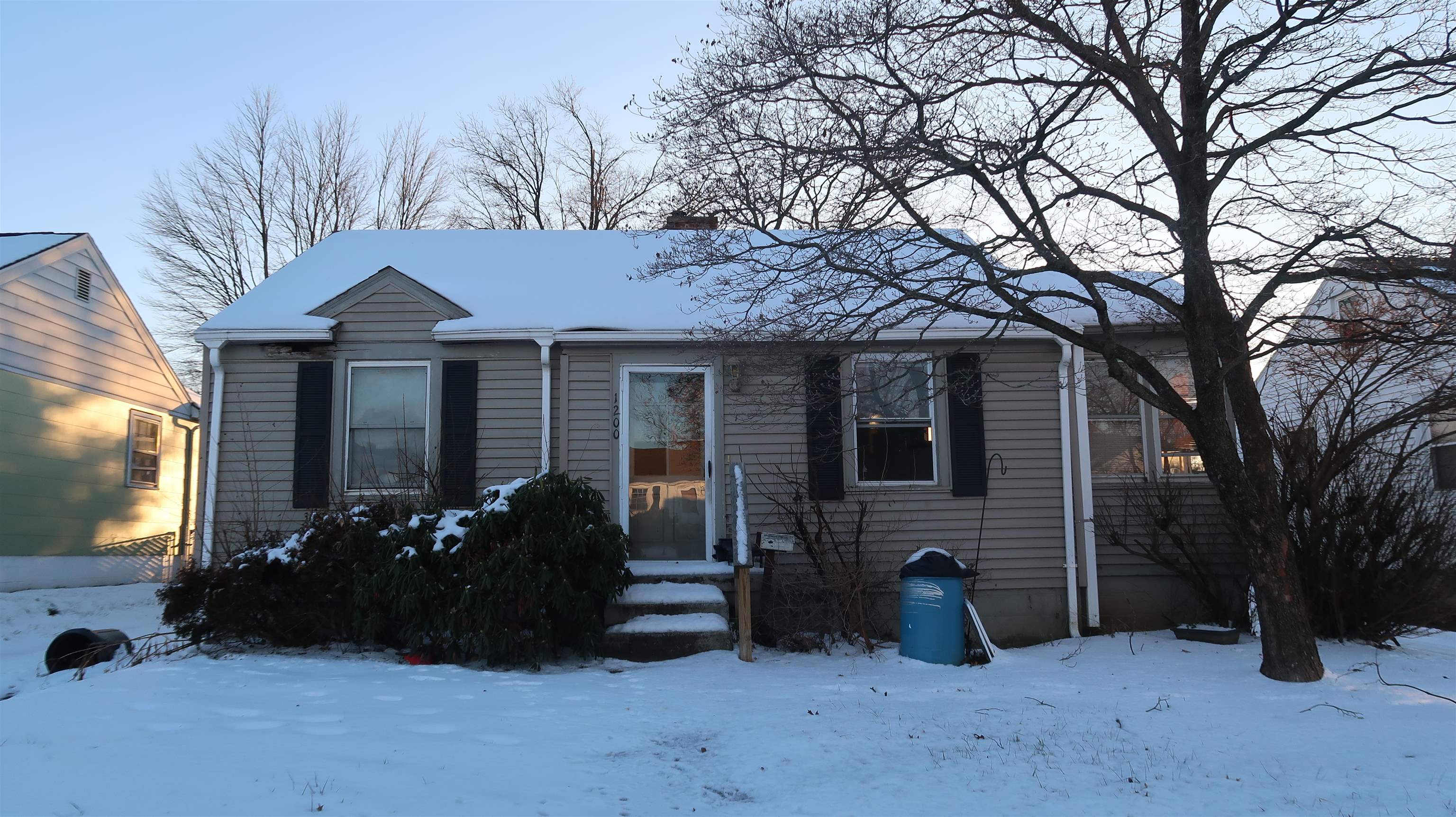1200 O'Byrne Street, Henderson, Kentucky 42420, 3 Bedrooms Bedrooms, ,1 BathroomBathrooms,Single Family Residence,For Sale,O'Byrne Street,91387