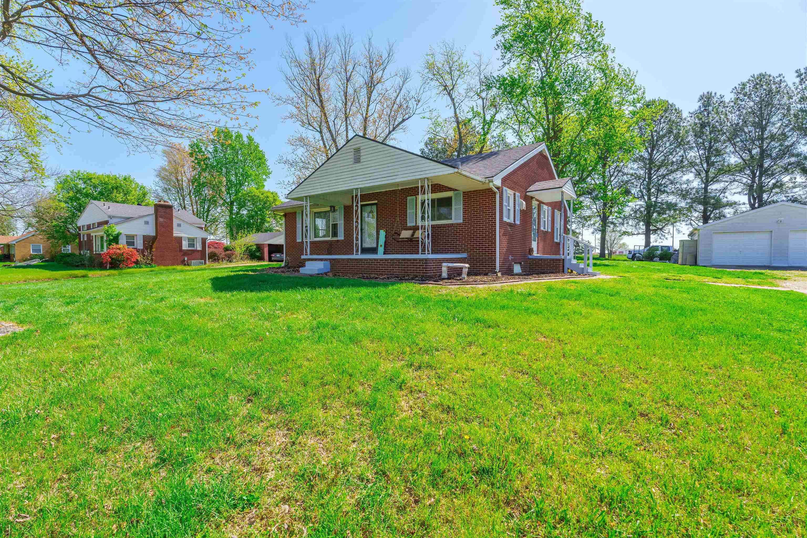 2736 Wimsatt Ct, Owensboro, Kentucky 42303, 4 Bedrooms Bedrooms, ,1 BathroomBathrooms,Single Family Residence,For Sale,Wimsatt Ct,91388