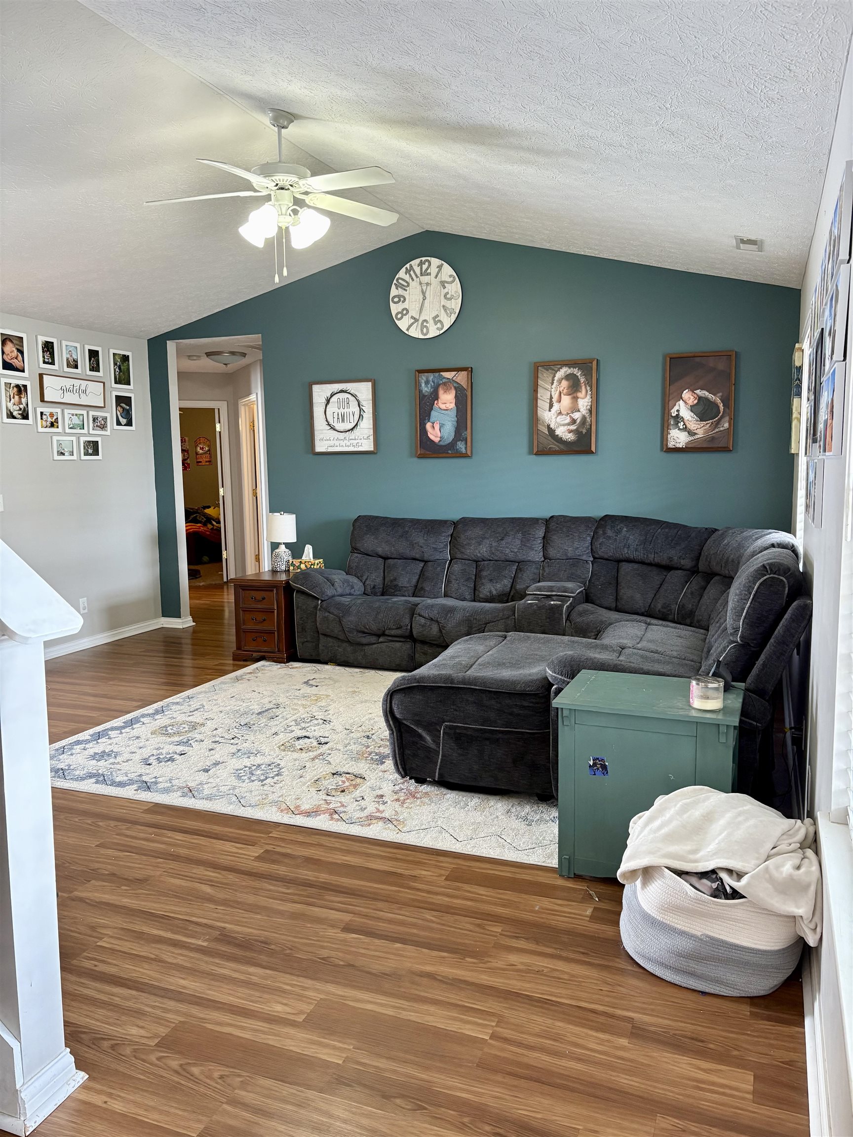 432 Newbury Ct., Owensboro, Kentucky 42301, 3 Bedrooms Bedrooms, ,2 BathroomsBathrooms,Single Family Residence,For Sale,Newbury Ct.,91390