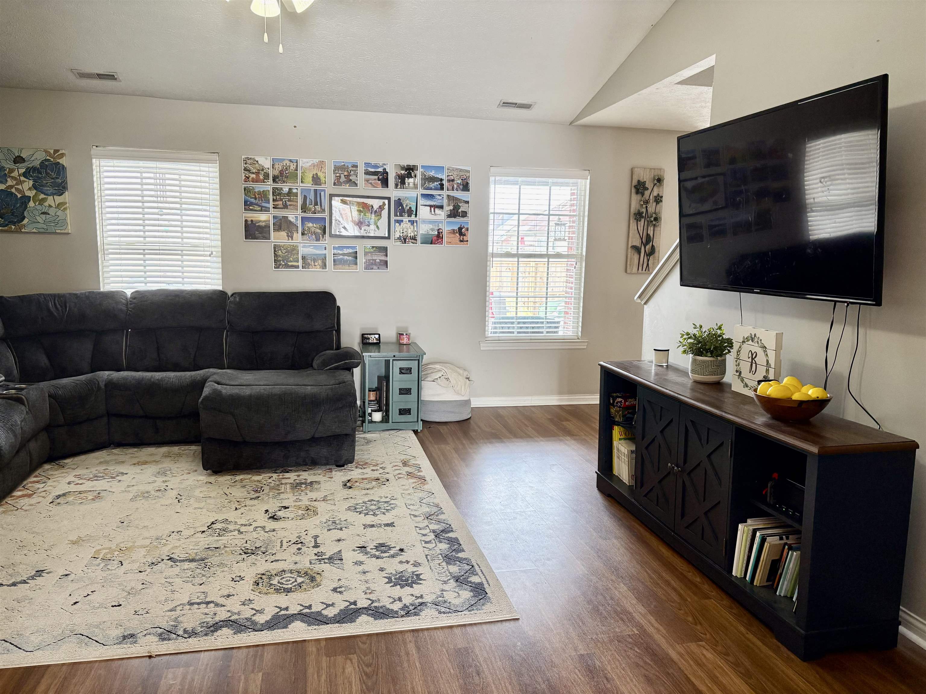 432 Newbury Ct., Owensboro, Kentucky 42301, 3 Bedrooms Bedrooms, ,2 BathroomsBathrooms,Single Family Residence,For Sale,Newbury Ct.,91390