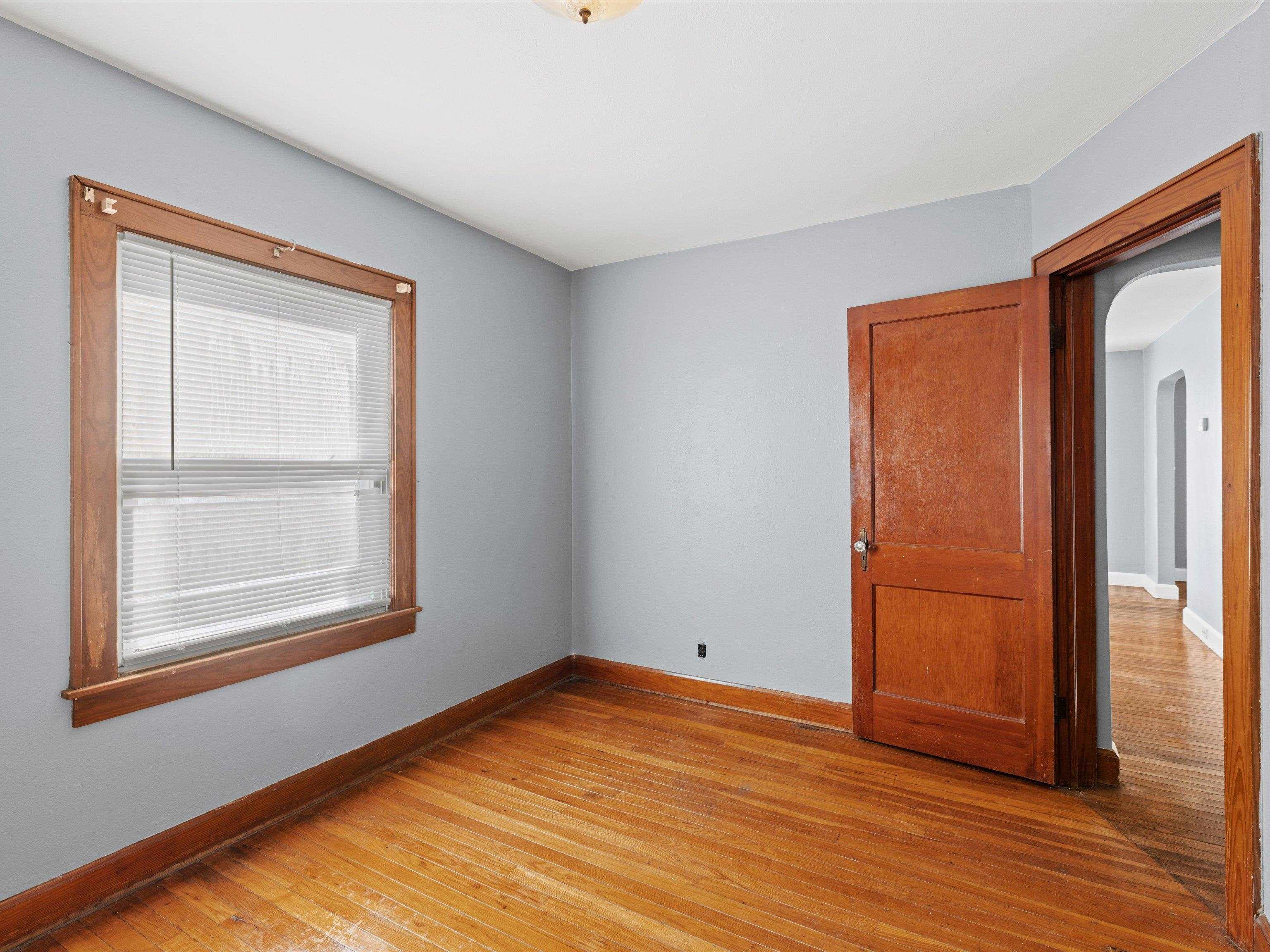 1335 Main Street, Henderson, Kentucky 42420, 2 Bedrooms Bedrooms, ,1 BathroomBathrooms,Single Family Residence,For Sale,Main Street,91392