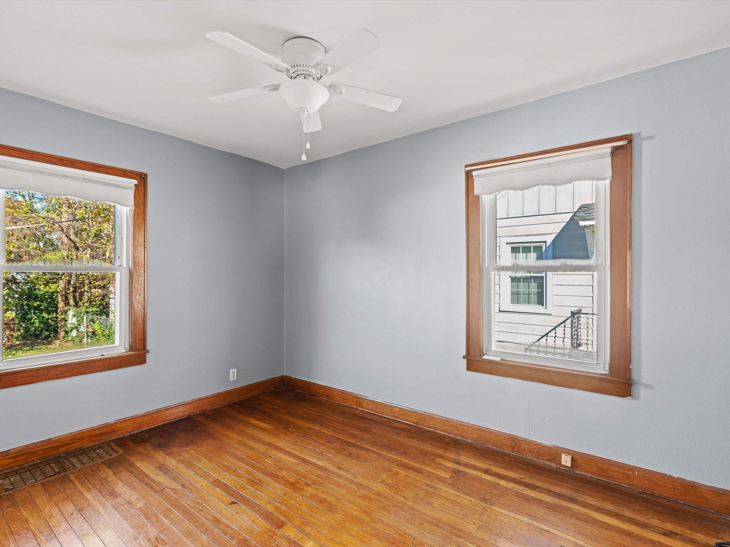1335 Main Street, Henderson, Kentucky 42420, 2 Bedrooms Bedrooms, ,1 BathroomBathrooms,Single Family Residence,For Sale,Main Street,91392