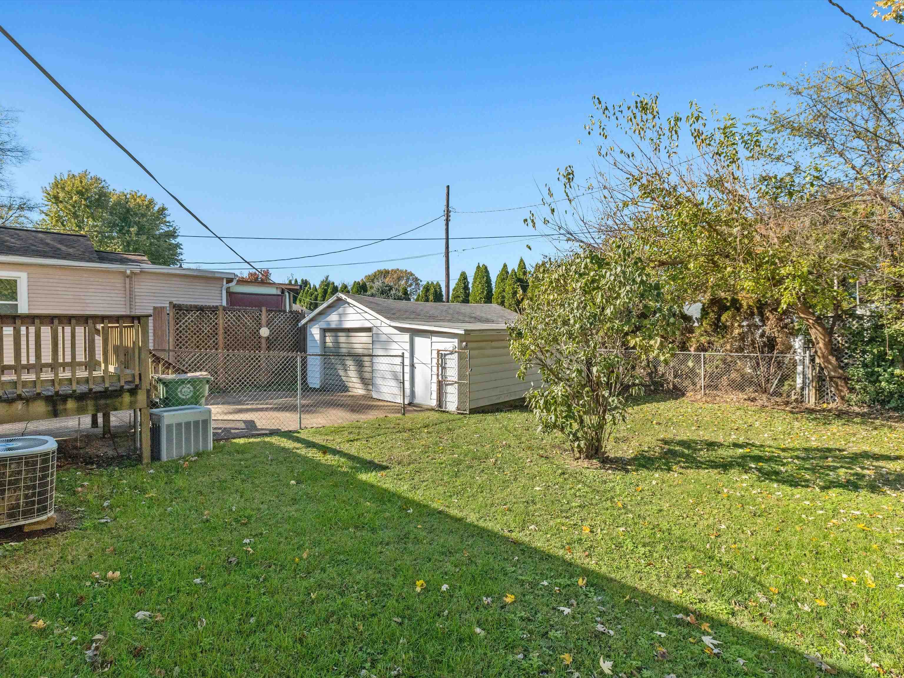 1335 Main Street, Henderson, Kentucky 42420, 2 Bedrooms Bedrooms, ,1 BathroomBathrooms,Single Family Residence,For Sale,Main Street,91392