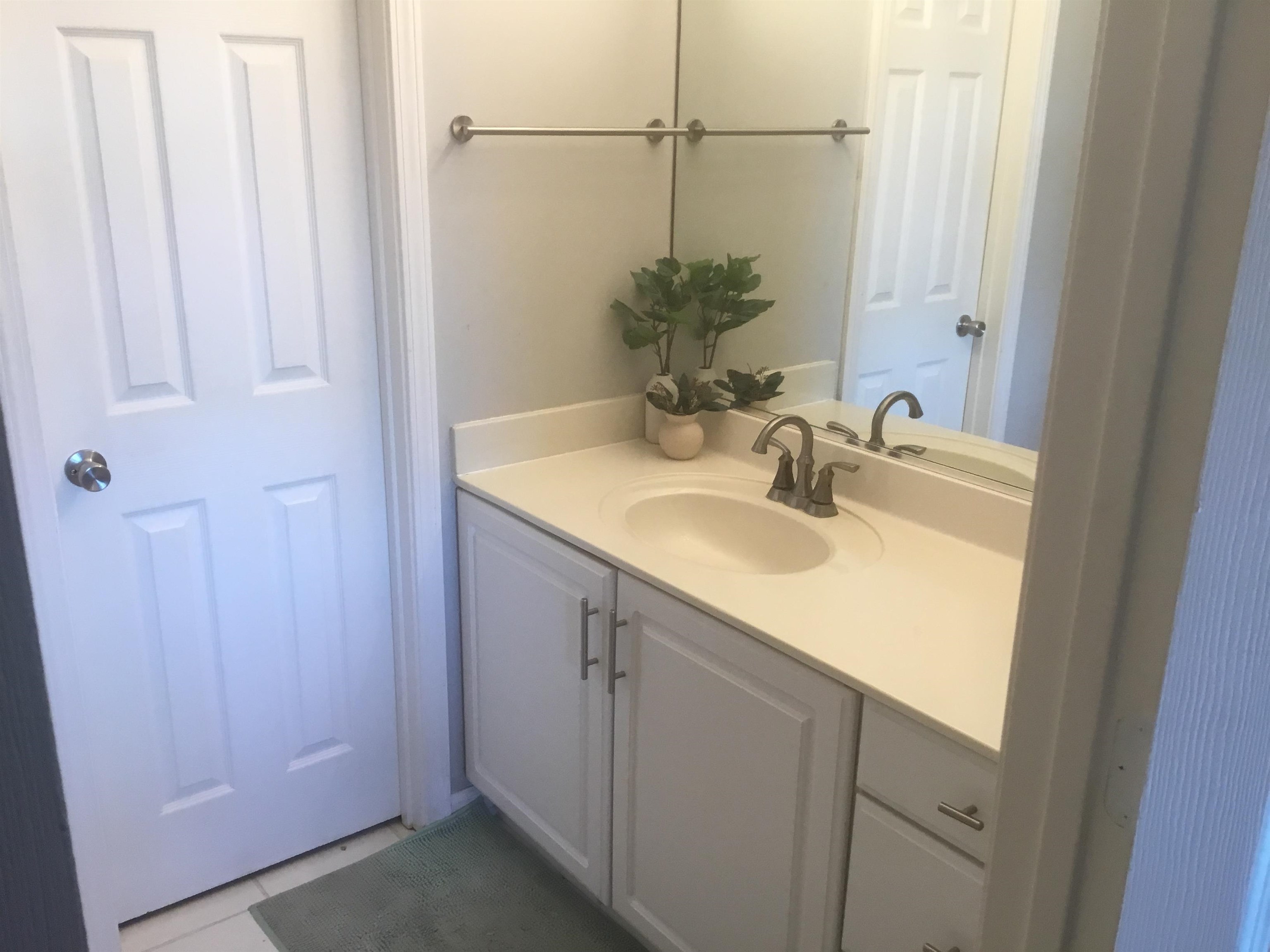 933 1st Street, Owensboro, Kentucky 42301-0690, 2 Bedrooms Bedrooms, ,2 BathroomsBathrooms,Condominium,For Sale,1st Street,91397