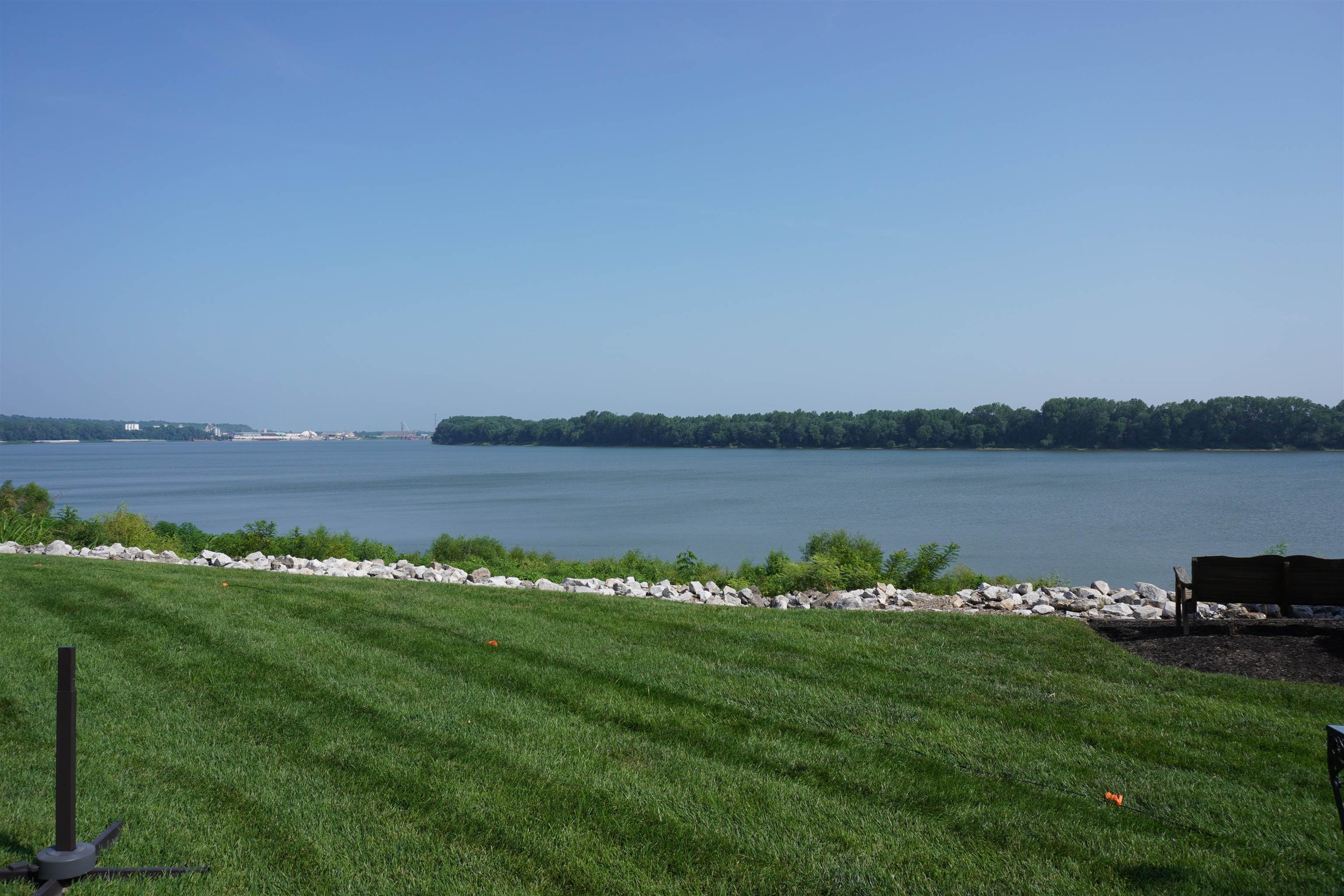 933 1st Street, Owensboro, Kentucky 42301-0690, 2 Bedrooms Bedrooms, ,2 BathroomsBathrooms,Condominium,For Sale,1st Street,91397