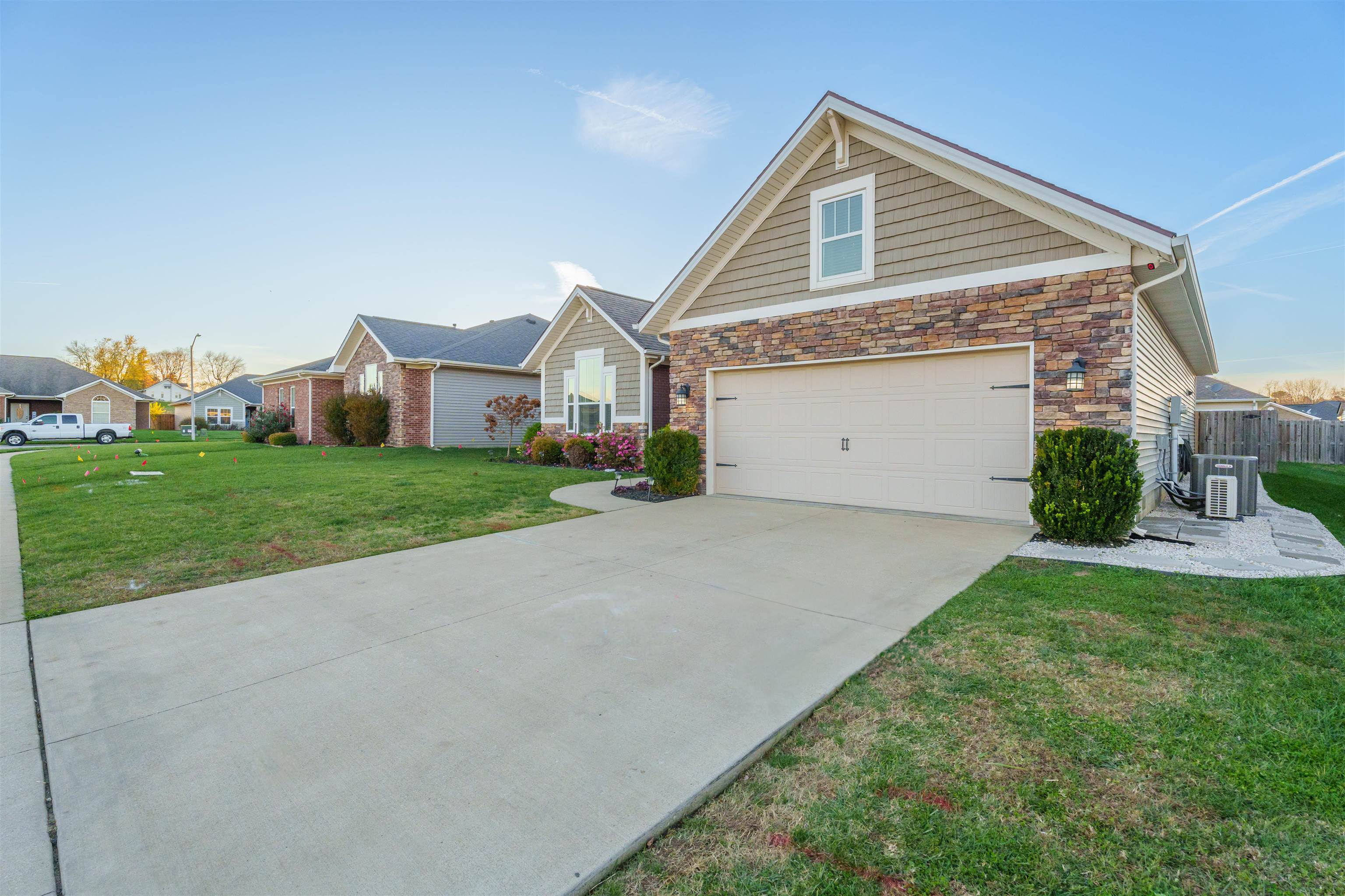 5111 Garnet Ct, Owensboro, Kentucky 42303, 4 Bedrooms Bedrooms, ,2 BathroomsBathrooms,Single Family Residence,For Sale,Garnet Ct,91407