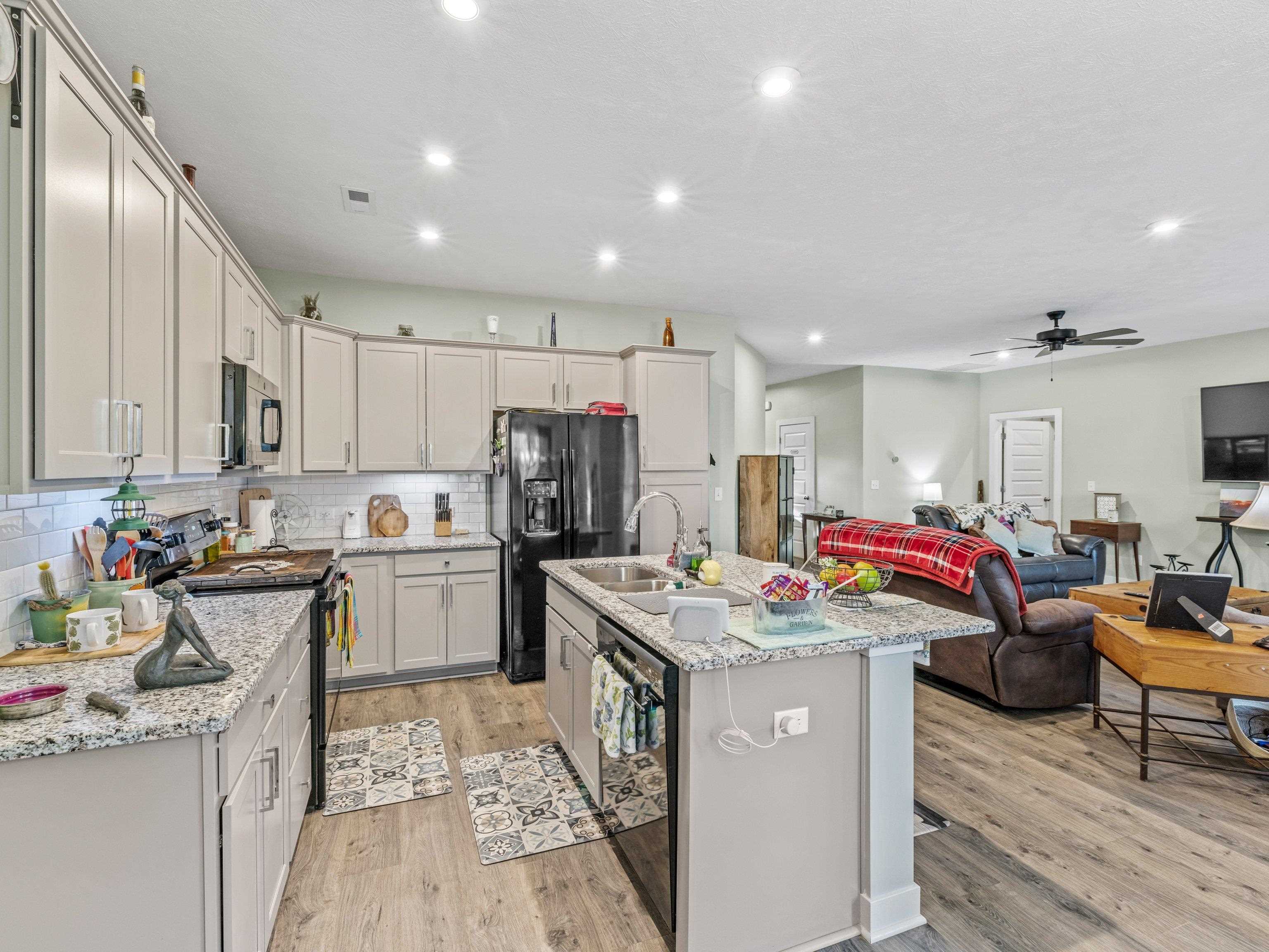 2122 Pebble Wood Drive, Owensboro, Kentucky 42303, 3 Bedrooms Bedrooms, ,2 BathroomsBathrooms,Single Family Residence,For Sale,Pebble Wood Drive,91409
