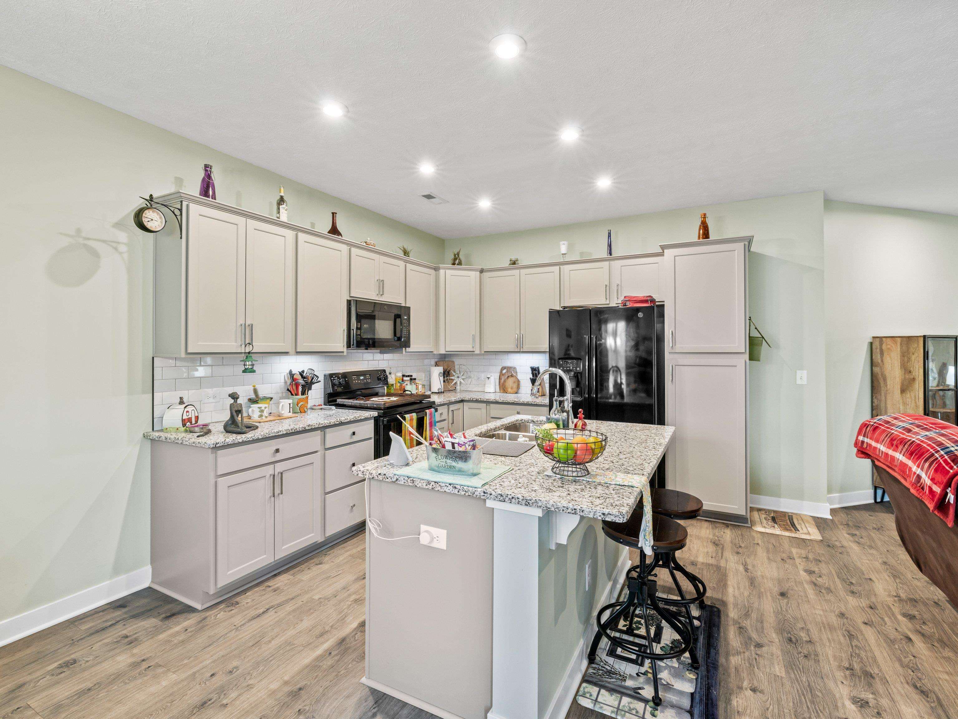 2122 Pebble Wood Drive, Owensboro, Kentucky 42303, 3 Bedrooms Bedrooms, ,2 BathroomsBathrooms,Single Family Residence,For Sale,Pebble Wood Drive,91409