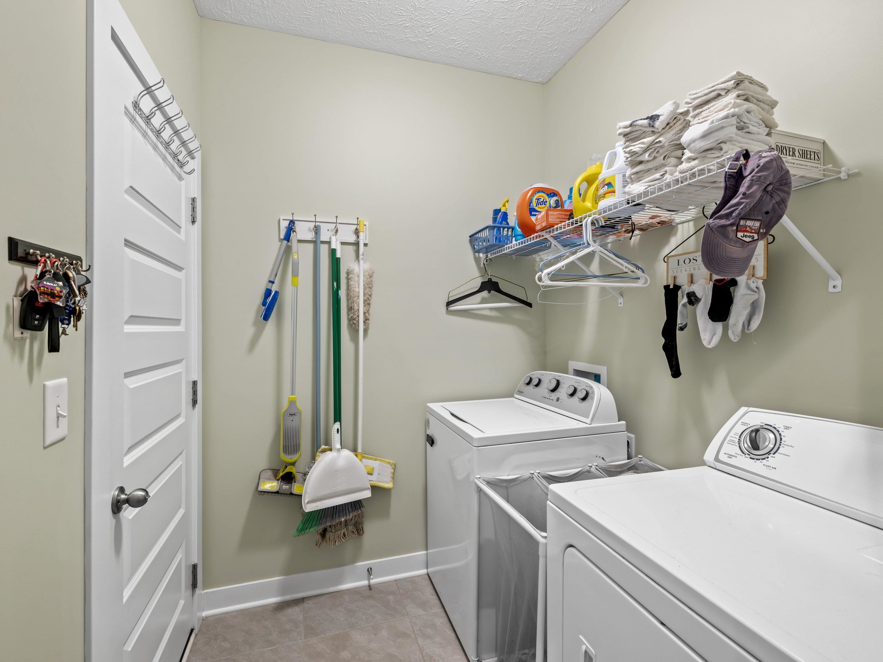 2122 Pebble Wood Drive, Owensboro, Kentucky 42303, 3 Bedrooms Bedrooms, ,2 BathroomsBathrooms,Single Family Residence,For Sale,Pebble Wood Drive,91409