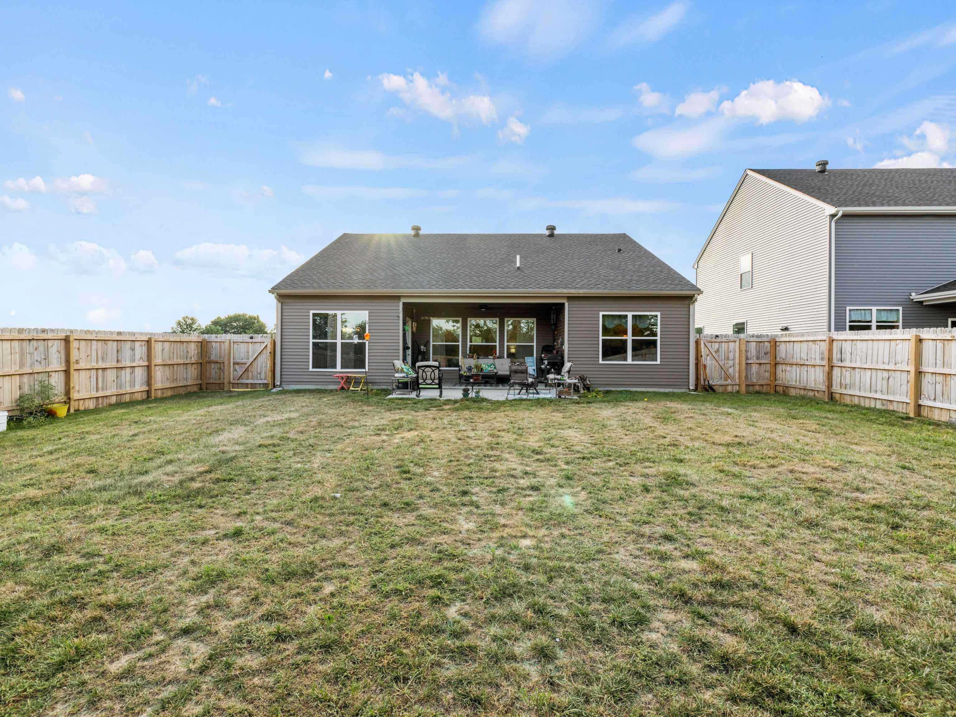2122 Pebble Wood Drive, Owensboro, Kentucky 42303, 3 Bedrooms Bedrooms, ,2 BathroomsBathrooms,Single Family Residence,For Sale,Pebble Wood Drive,91409