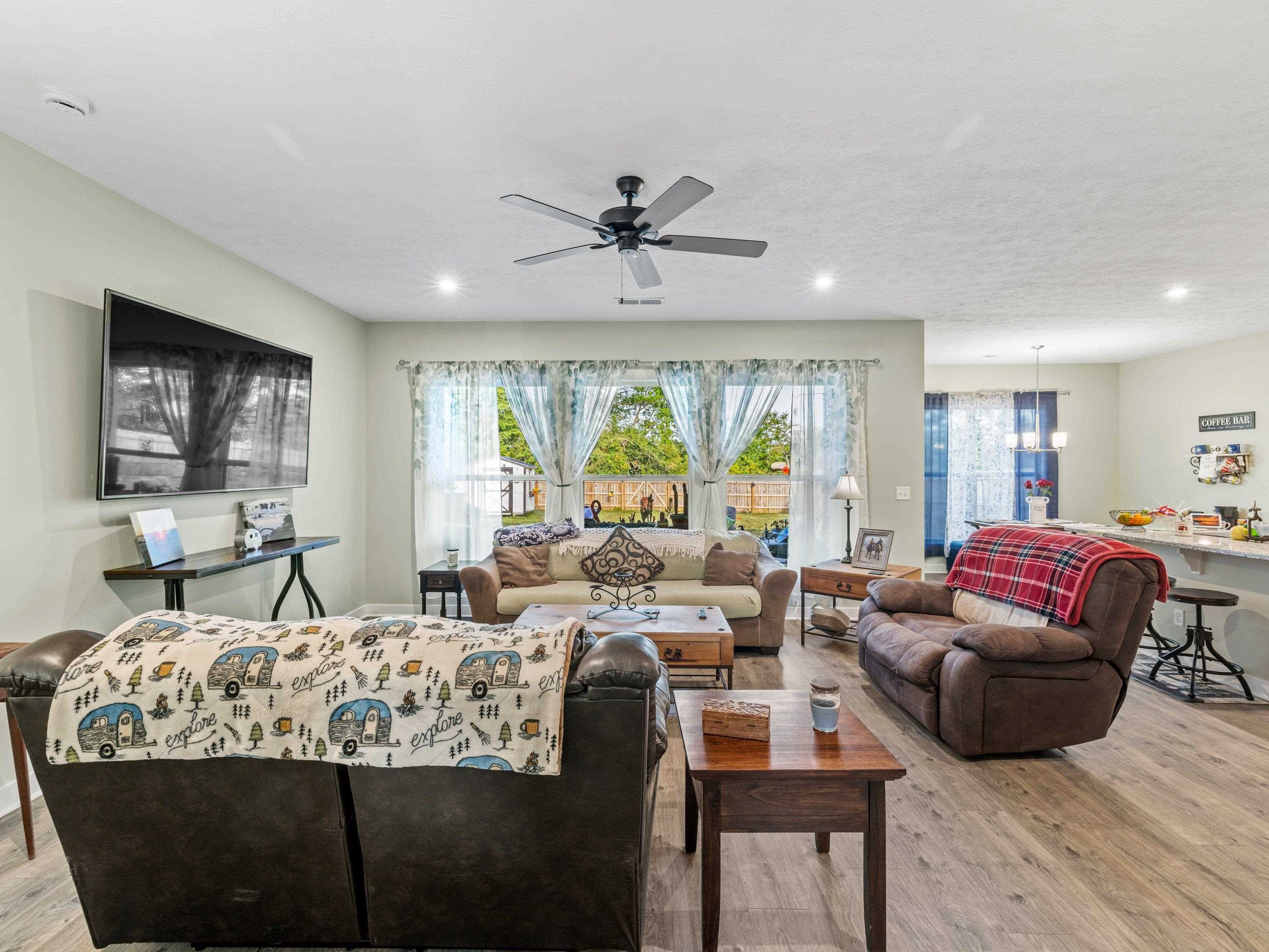2122 Pebble Wood Drive, Owensboro, Kentucky 42303, 3 Bedrooms Bedrooms, ,2 BathroomsBathrooms,Single Family Residence,For Sale,Pebble Wood Drive,91409