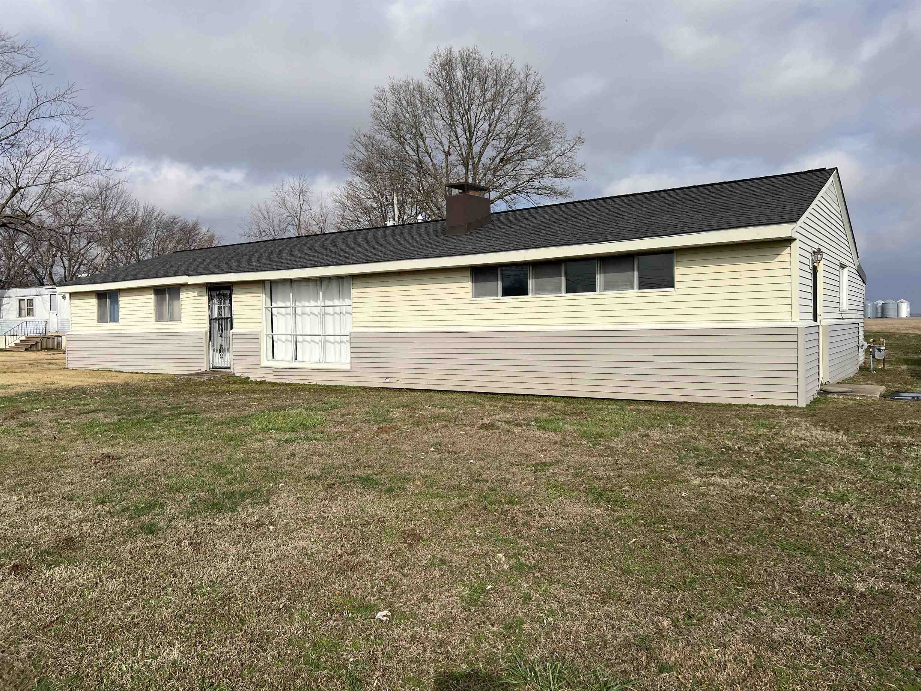 7139 US 60 W, Owensboro, Kentucky 42301, 4 Bedrooms Bedrooms, ,1 BathroomBathrooms,Single Family Residence,For Sale,US 60 W,91410