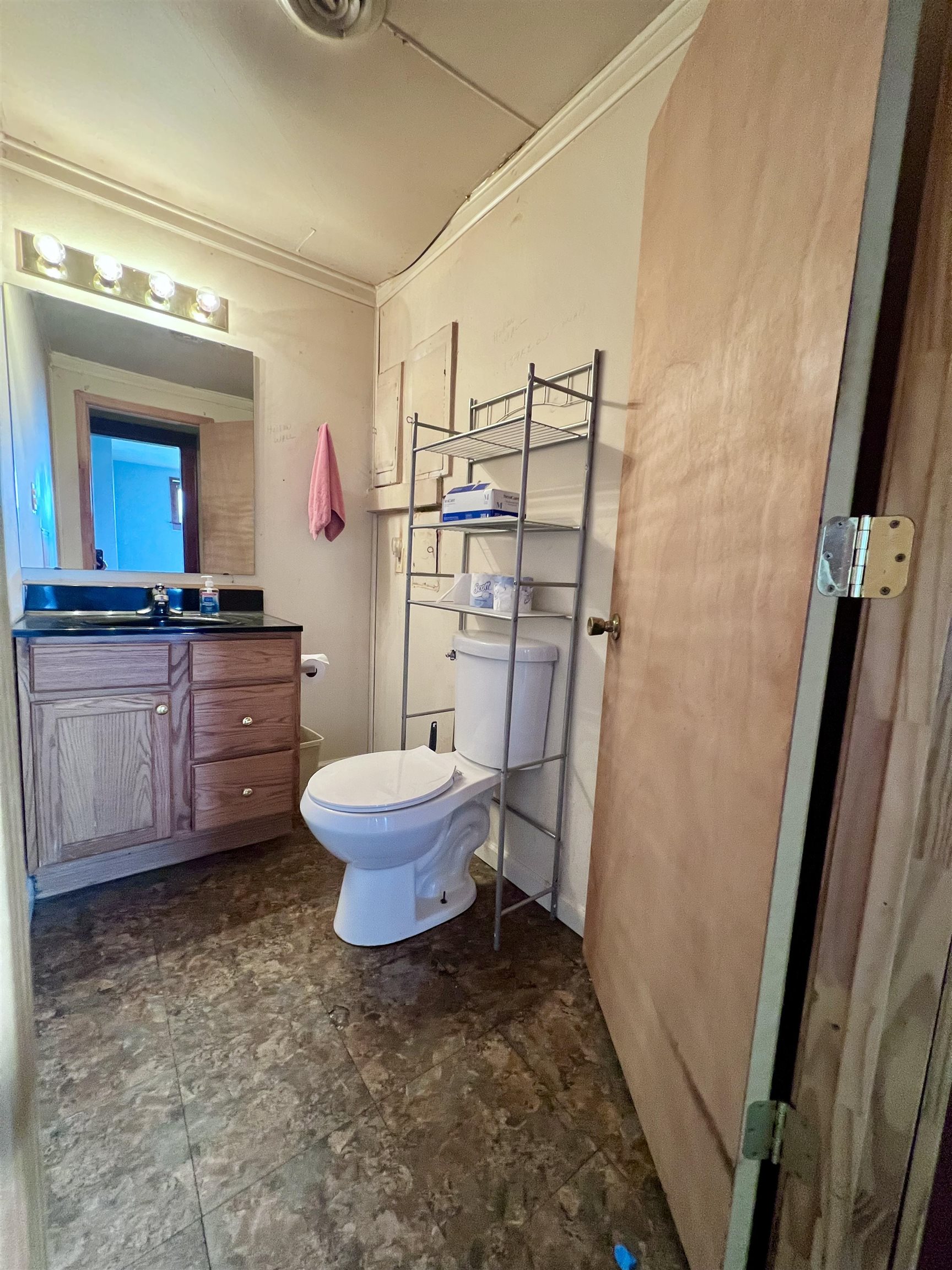 7139 US 60 W, Owensboro, Kentucky 42301, 4 Bedrooms Bedrooms, ,1 BathroomBathrooms,Single Family Residence,For Sale,US 60 W,91410