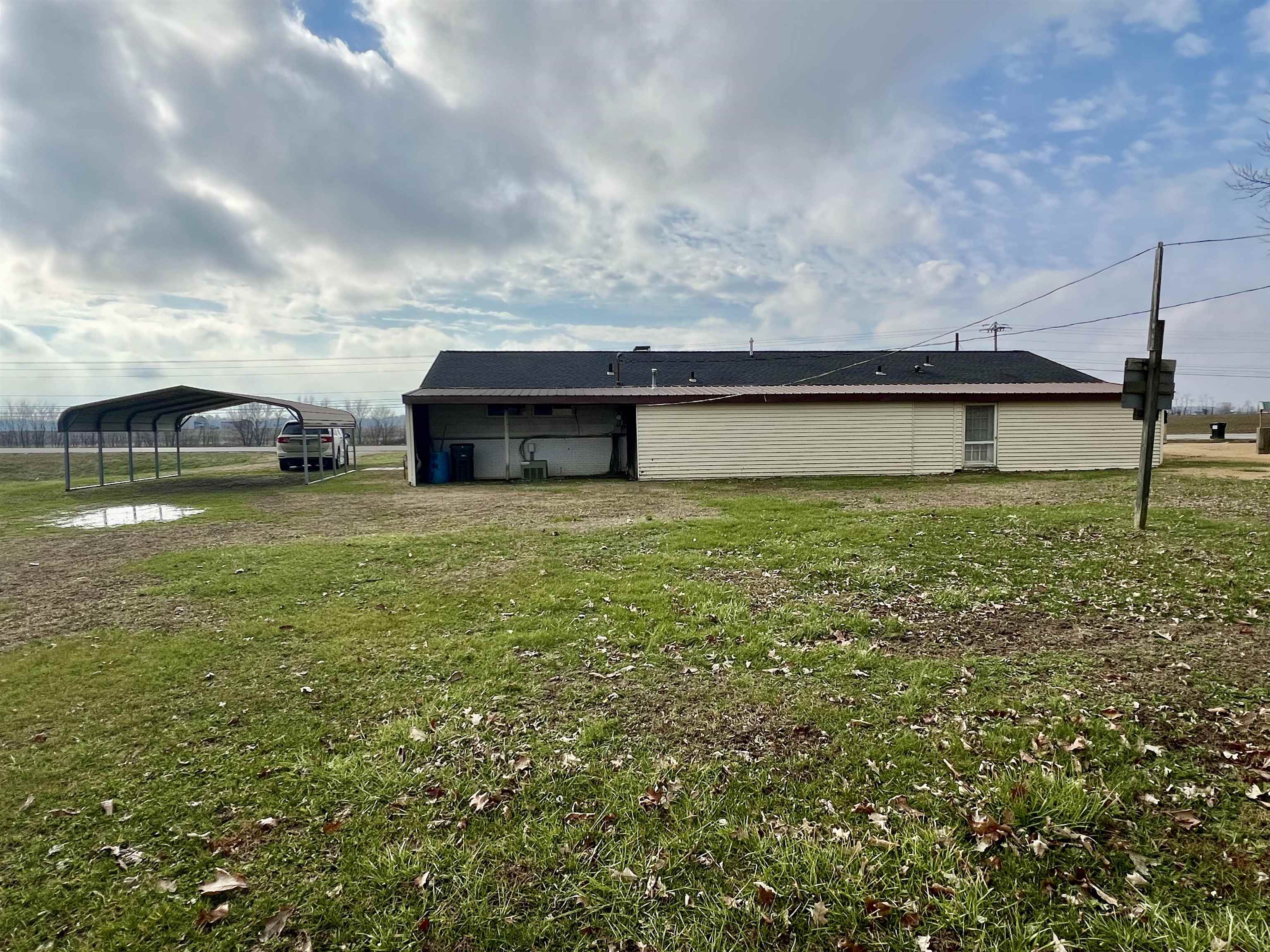 7139 US 60 W, Owensboro, Kentucky 42301, 4 Bedrooms Bedrooms, ,1 BathroomBathrooms,Single Family Residence,For Sale,US 60 W,91410
