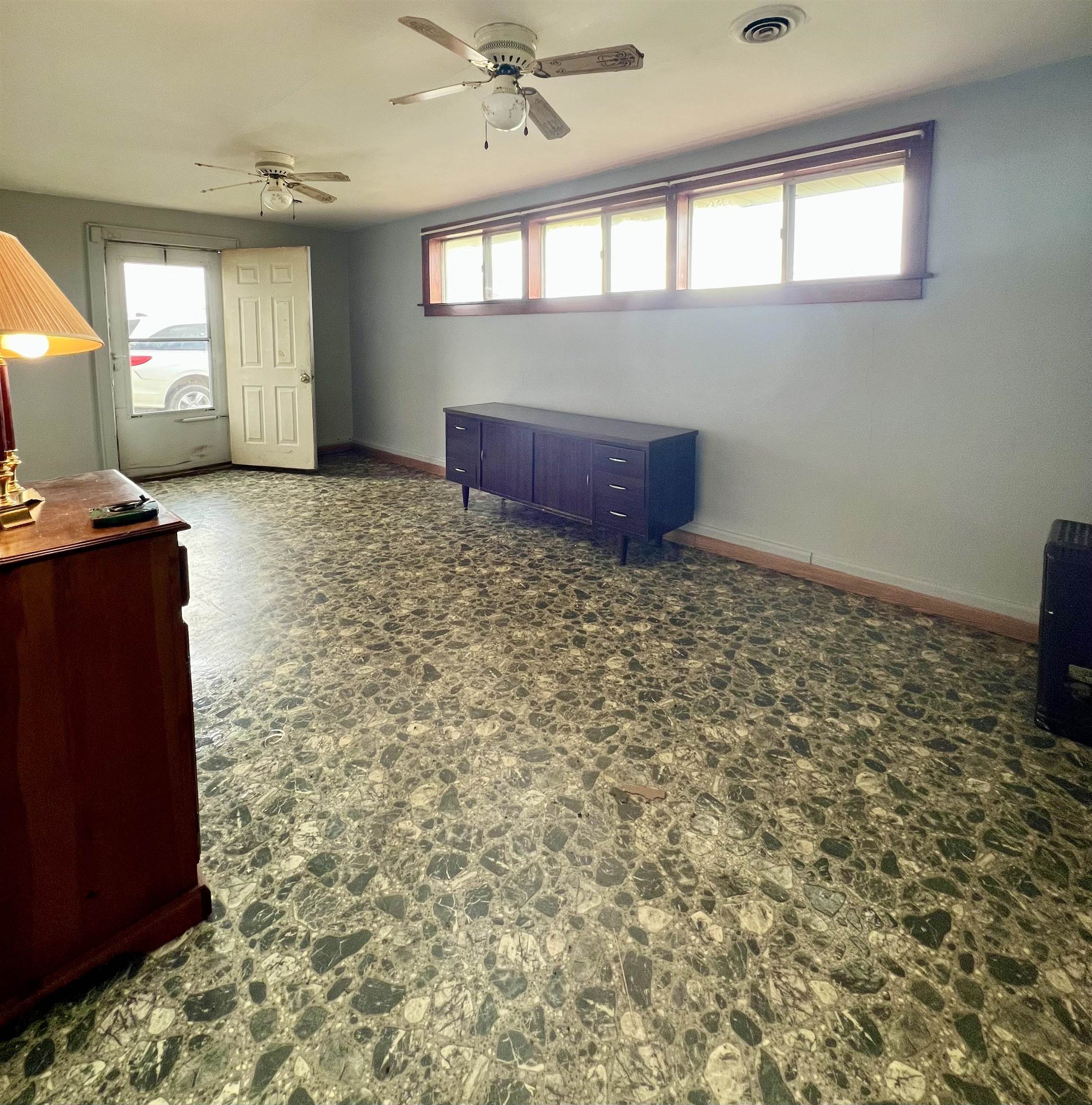 7139 US 60 W, Owensboro, Kentucky 42301, 4 Bedrooms Bedrooms, ,1 BathroomBathrooms,Single Family Residence,For Sale,US 60 W,91410