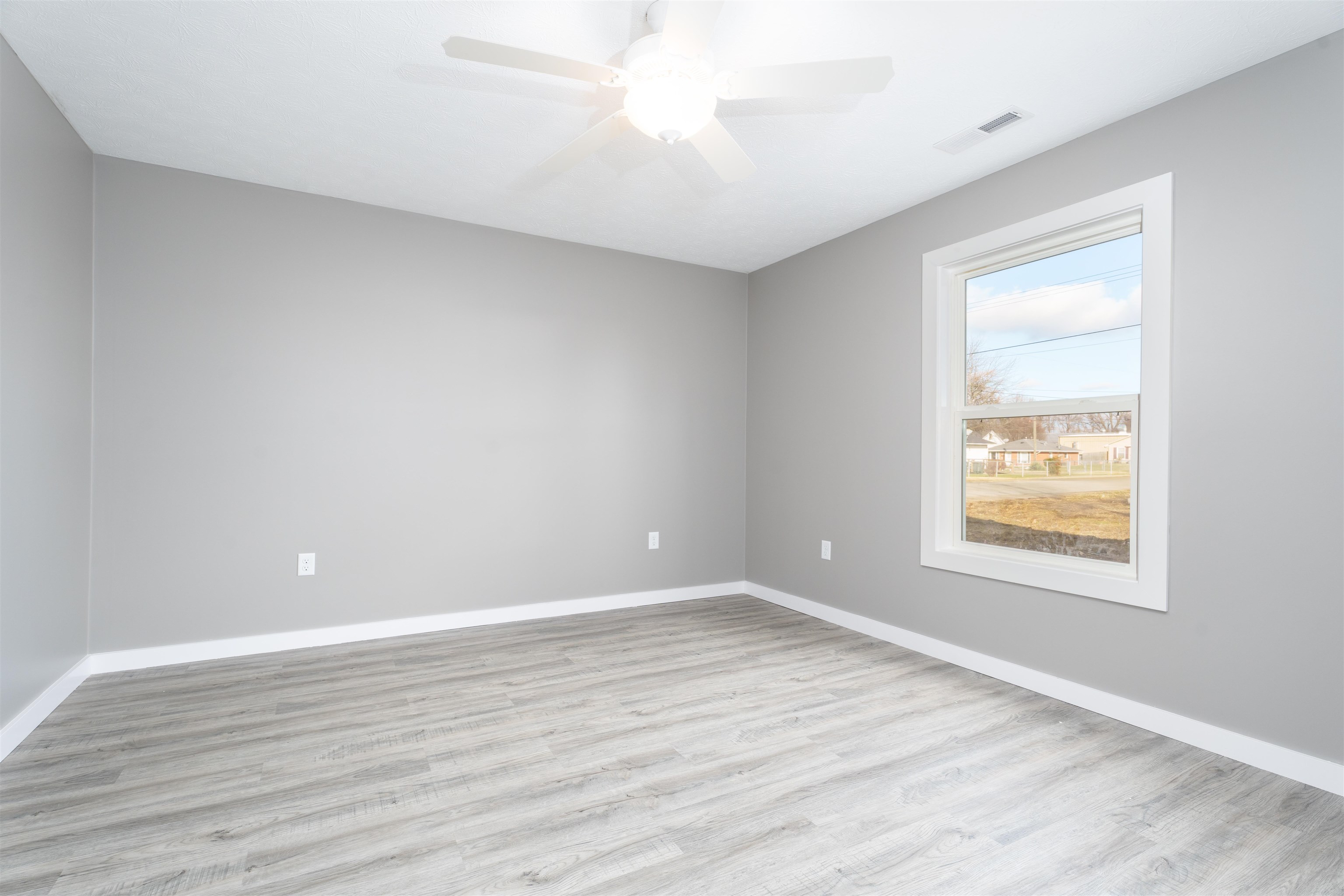 701 Hall St, Owensboro, Kentucky 42303, 3 Bedrooms Bedrooms, ,2 BathroomsBathrooms,Single Family Residence,For Sale,Hall St,91411