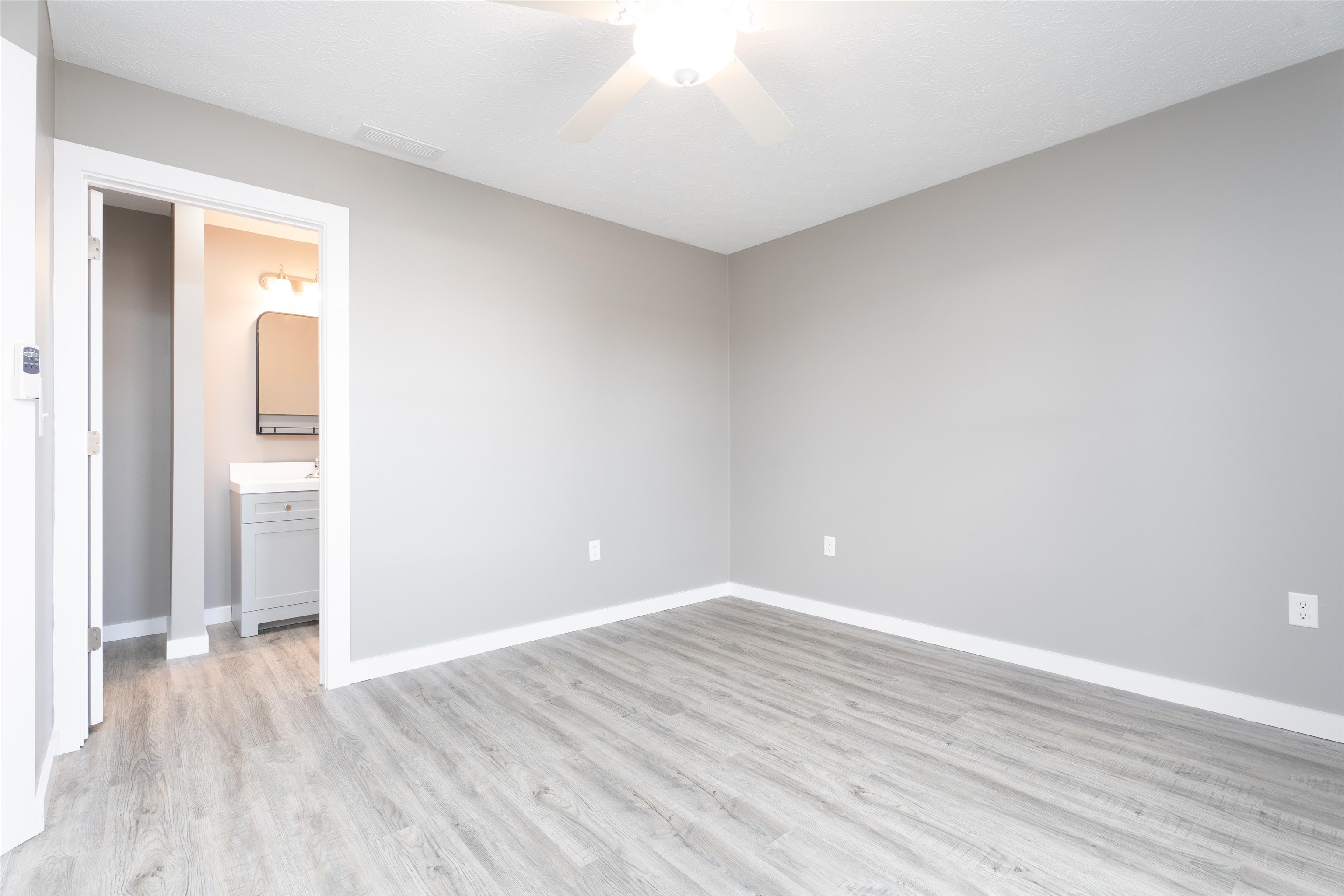 701 Hall St, Owensboro, Kentucky 42303, 3 Bedrooms Bedrooms, ,2 BathroomsBathrooms,Single Family Residence,For Sale,Hall St,91411