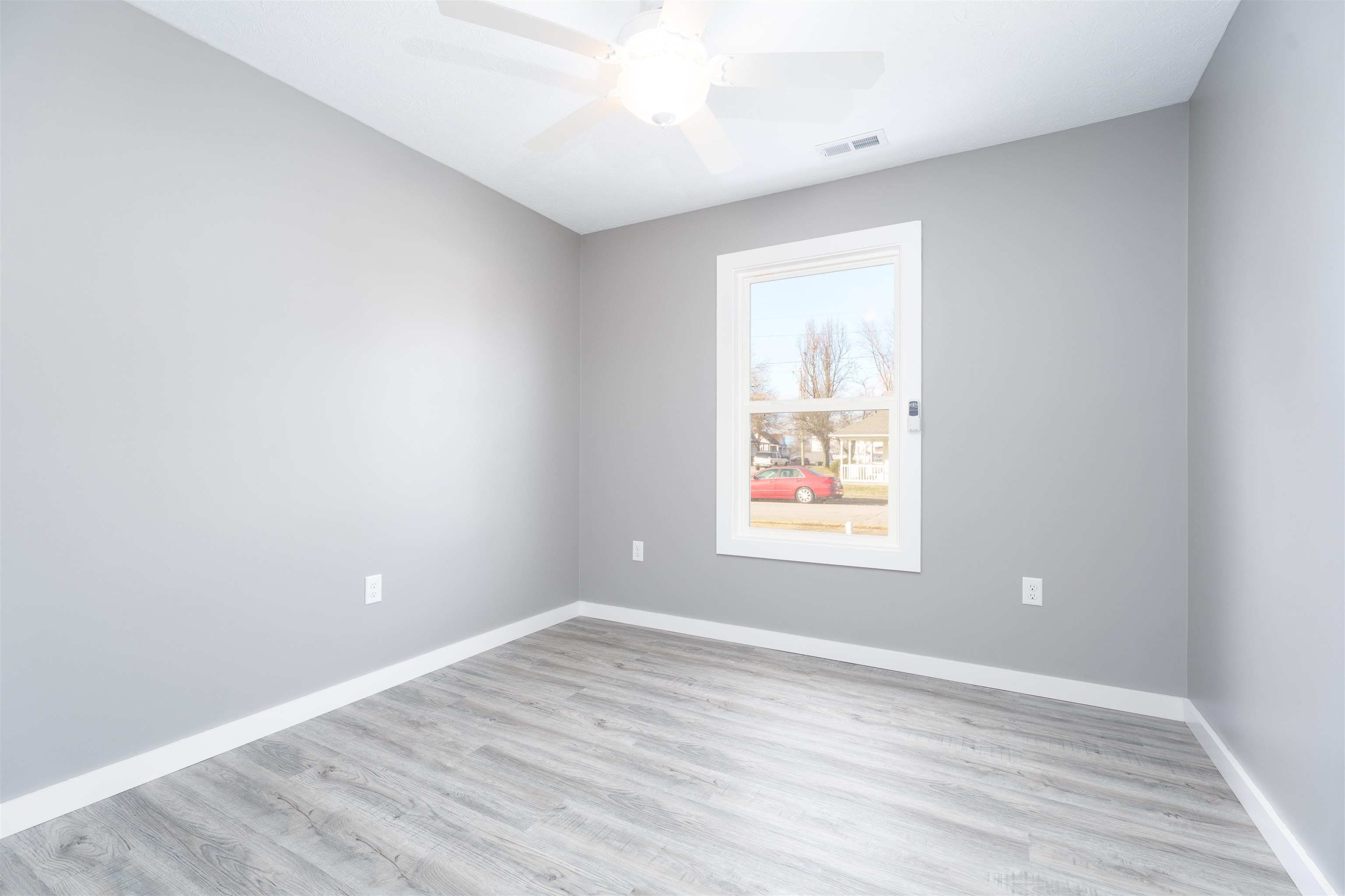 701 Hall St, Owensboro, Kentucky 42303, 3 Bedrooms Bedrooms, ,2 BathroomsBathrooms,Single Family Residence,For Sale,Hall St,91411