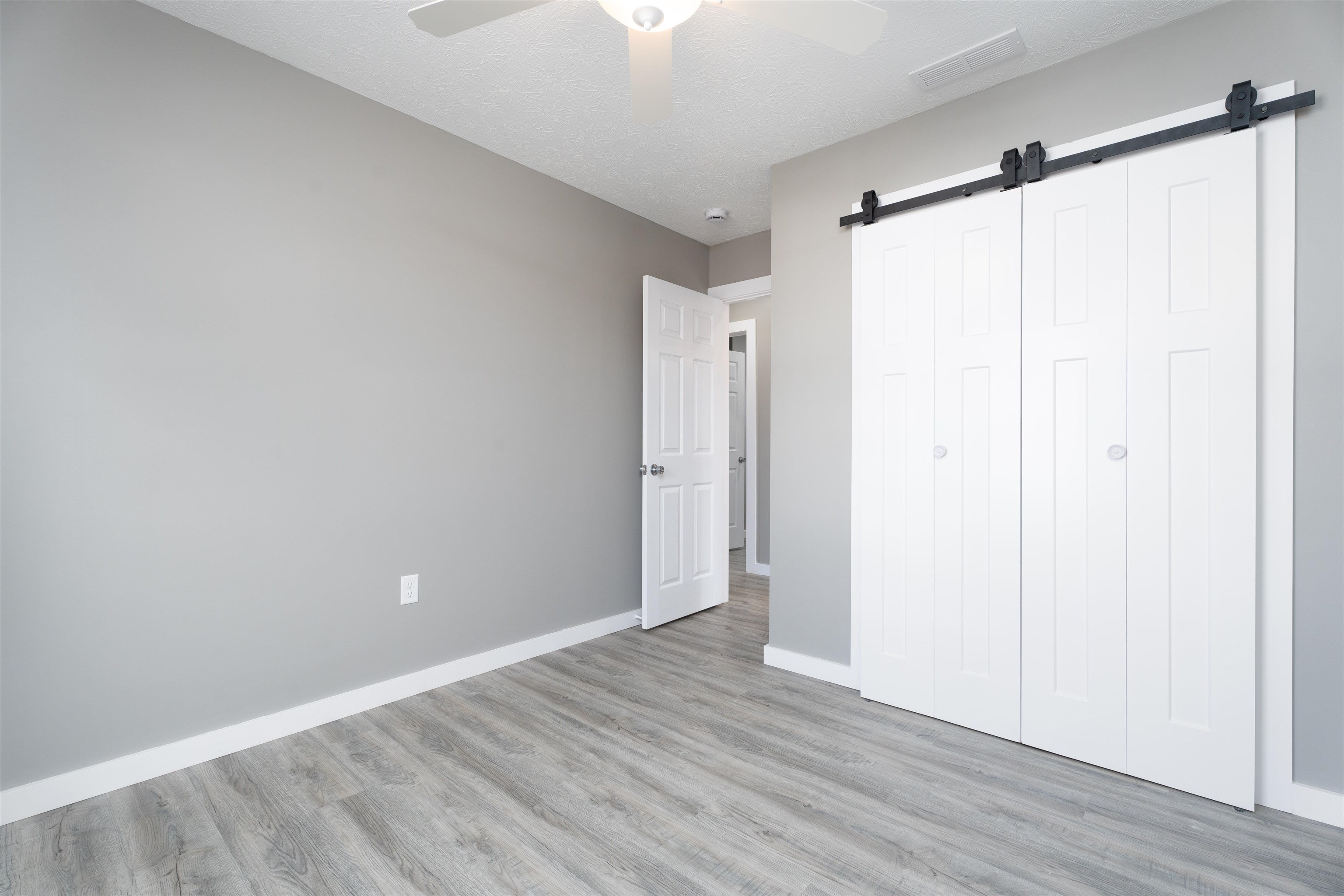 701 Hall St, Owensboro, Kentucky 42303, 3 Bedrooms Bedrooms, ,2 BathroomsBathrooms,Single Family Residence,For Sale,Hall St,91411