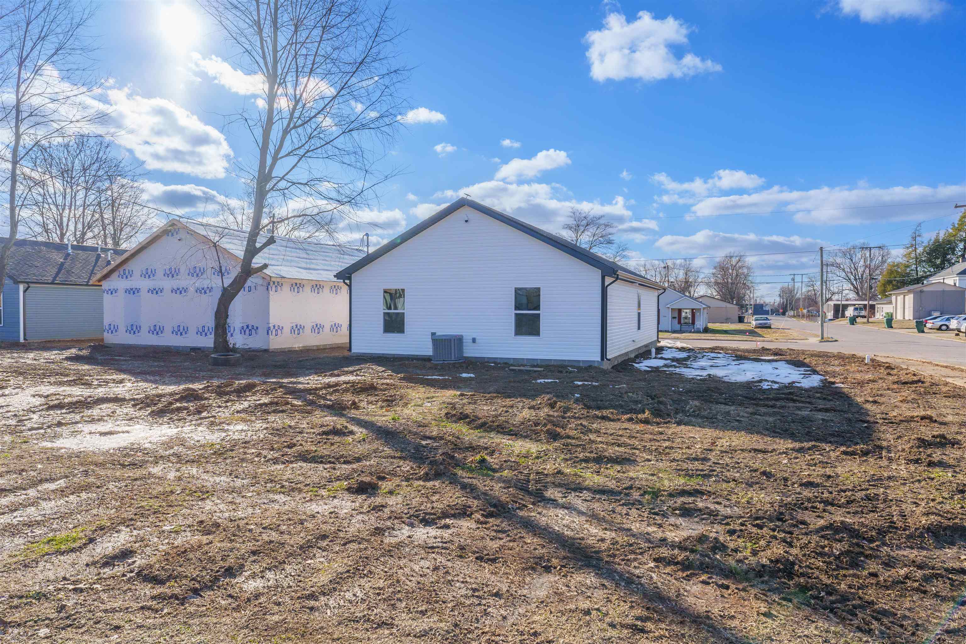 701 Hall St, Owensboro, Kentucky 42303, 3 Bedrooms Bedrooms, ,2 BathroomsBathrooms,Single Family Residence,For Sale,Hall St,91411