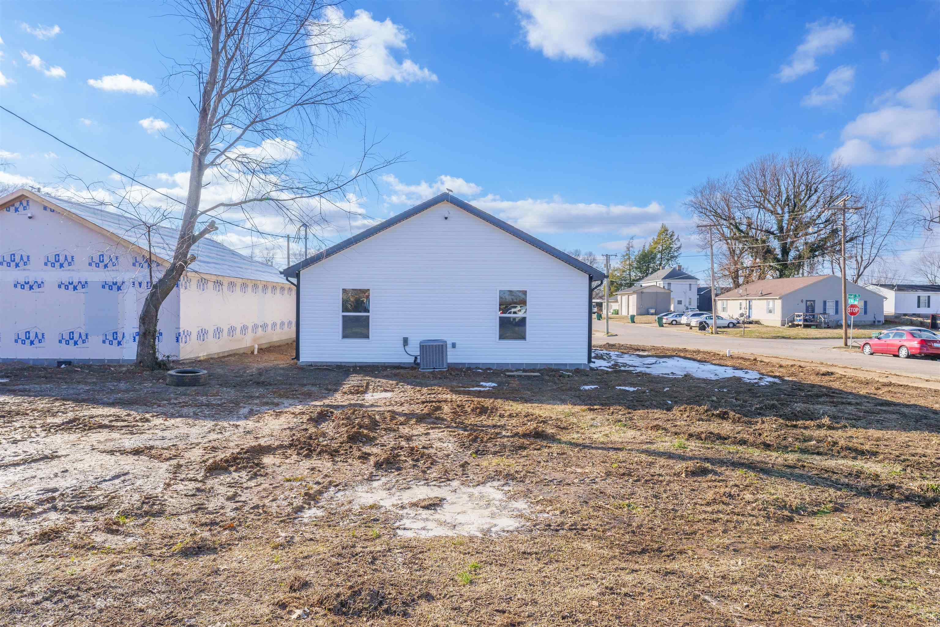 701 Hall St, Owensboro, Kentucky 42303, 3 Bedrooms Bedrooms, ,2 BathroomsBathrooms,Single Family Residence,For Sale,Hall St,91411