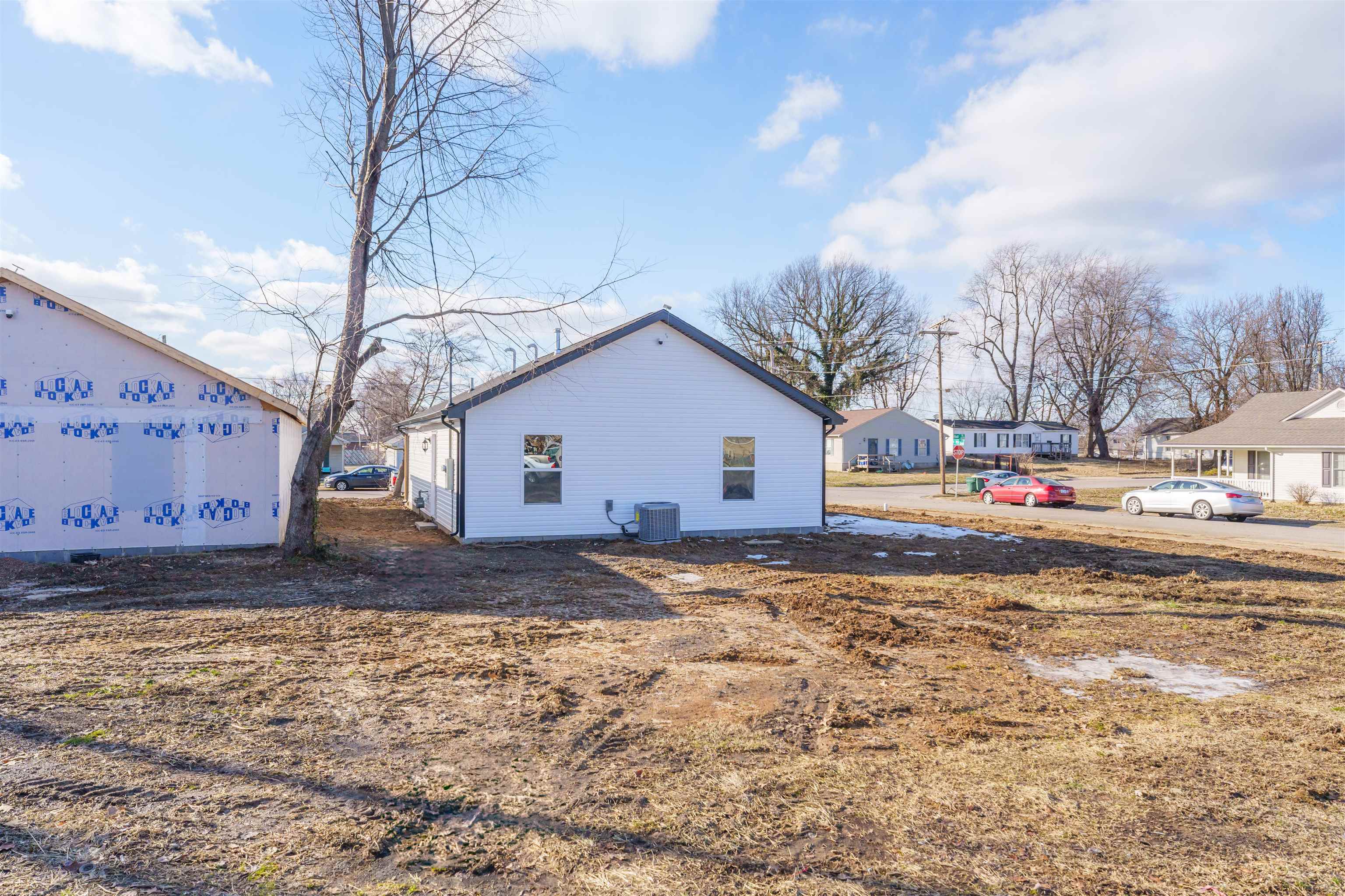 701 Hall St, Owensboro, Kentucky 42303, 3 Bedrooms Bedrooms, ,2 BathroomsBathrooms,Single Family Residence,For Sale,Hall St,91411