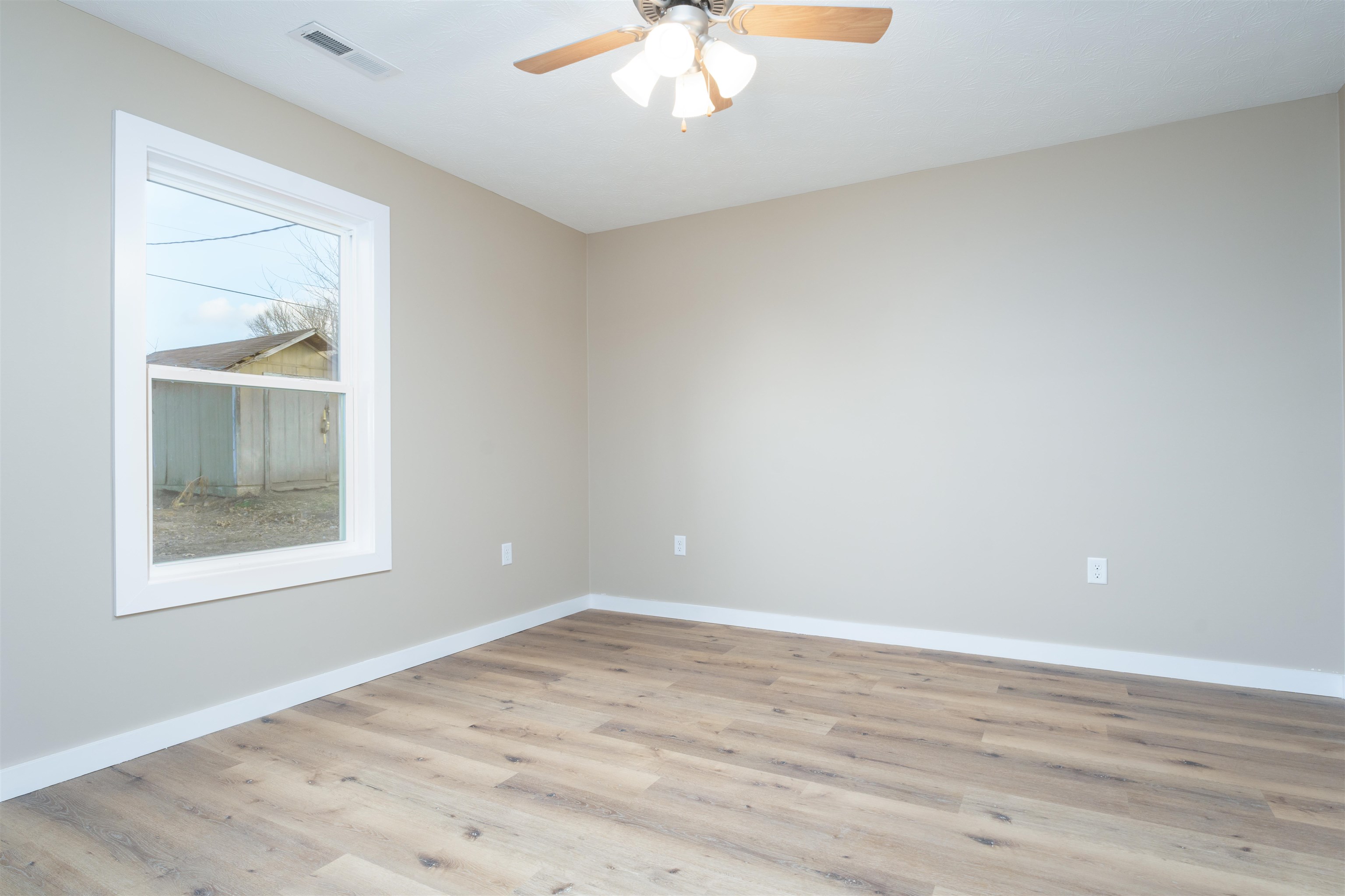 711 Hall St, Owensboro, Kentucky 42303, 3 Bedrooms Bedrooms, ,2 BathroomsBathrooms,Single Family Residence,For Sale,Hall St,91412