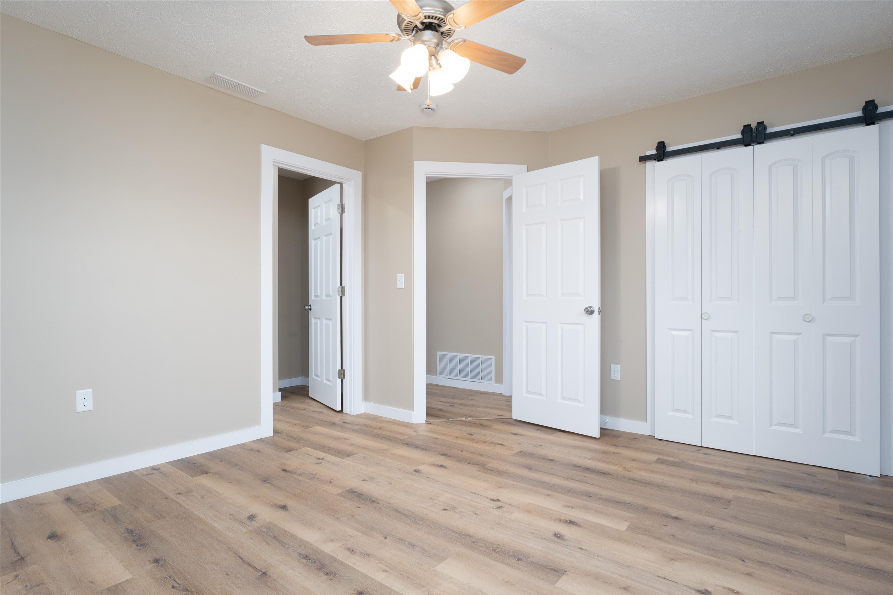 711 Hall St, Owensboro, Kentucky 42303, 3 Bedrooms Bedrooms, ,2 BathroomsBathrooms,Single Family Residence,For Sale,Hall St,91412