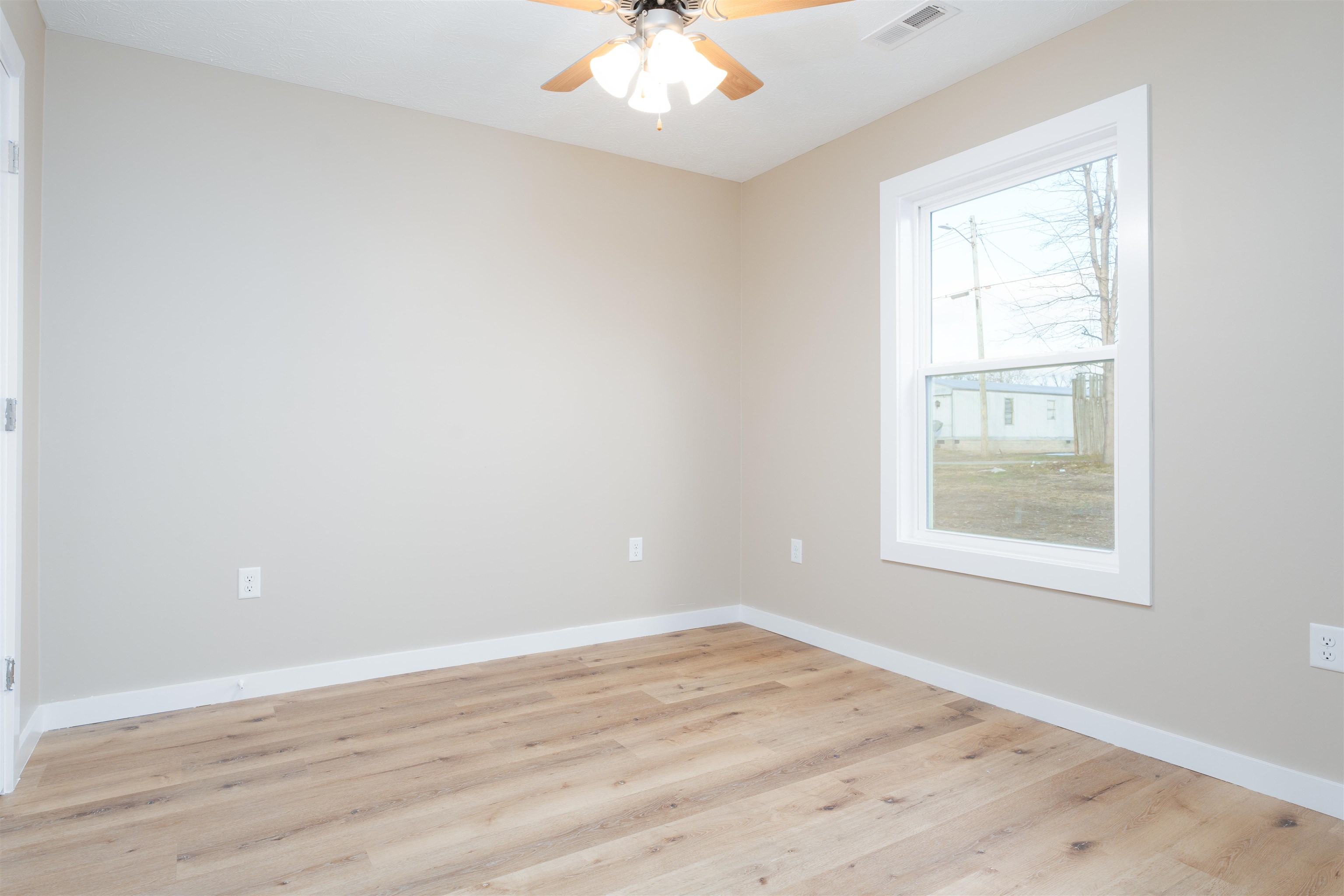 711 Hall St, Owensboro, Kentucky 42303, 3 Bedrooms Bedrooms, ,2 BathroomsBathrooms,Single Family Residence,For Sale,Hall St,91412
