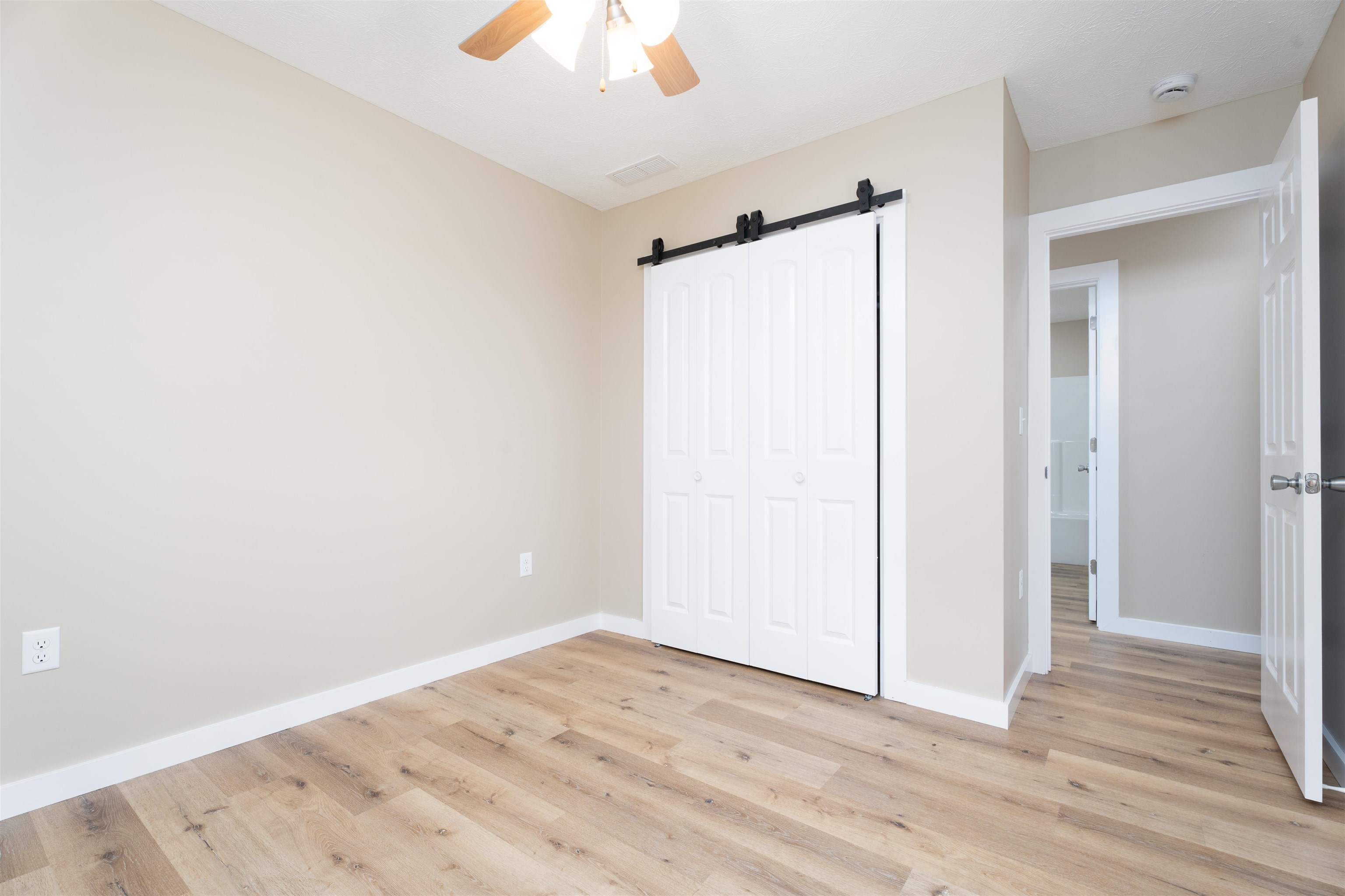 711 Hall St, Owensboro, Kentucky 42303, 3 Bedrooms Bedrooms, ,2 BathroomsBathrooms,Single Family Residence,For Sale,Hall St,91412