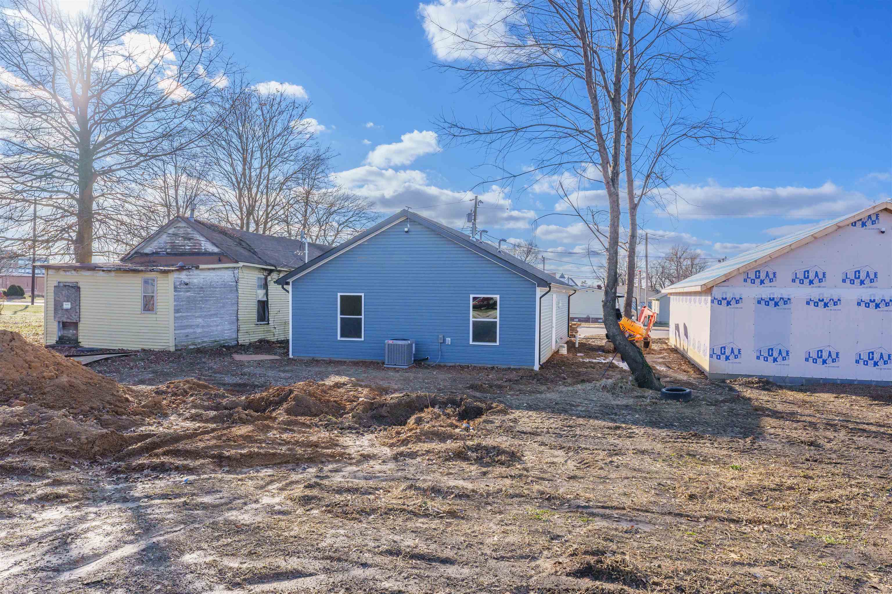 711 Hall St, Owensboro, Kentucky 42303, 3 Bedrooms Bedrooms, ,2 BathroomsBathrooms,Single Family Residence,For Sale,Hall St,91412
