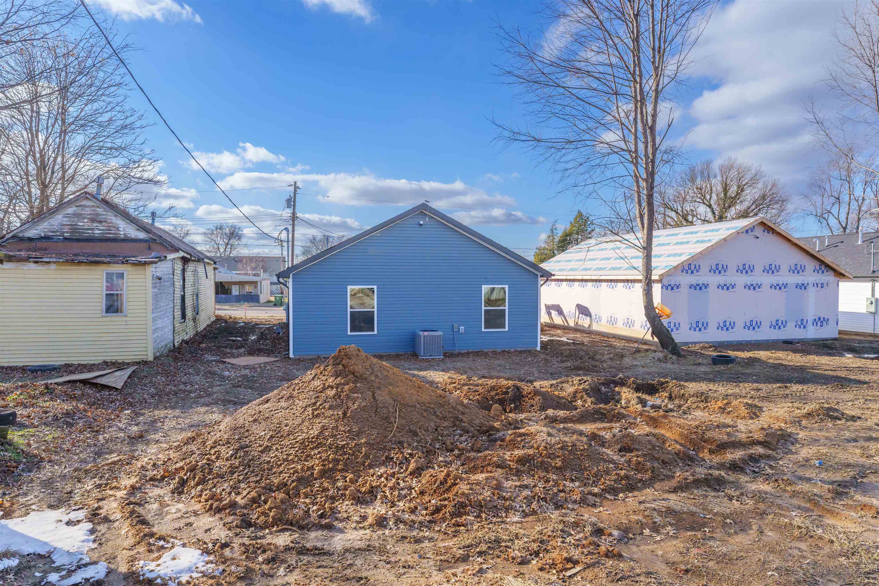 711 Hall St, Owensboro, Kentucky 42303, 3 Bedrooms Bedrooms, ,2 BathroomsBathrooms,Single Family Residence,For Sale,Hall St,91412