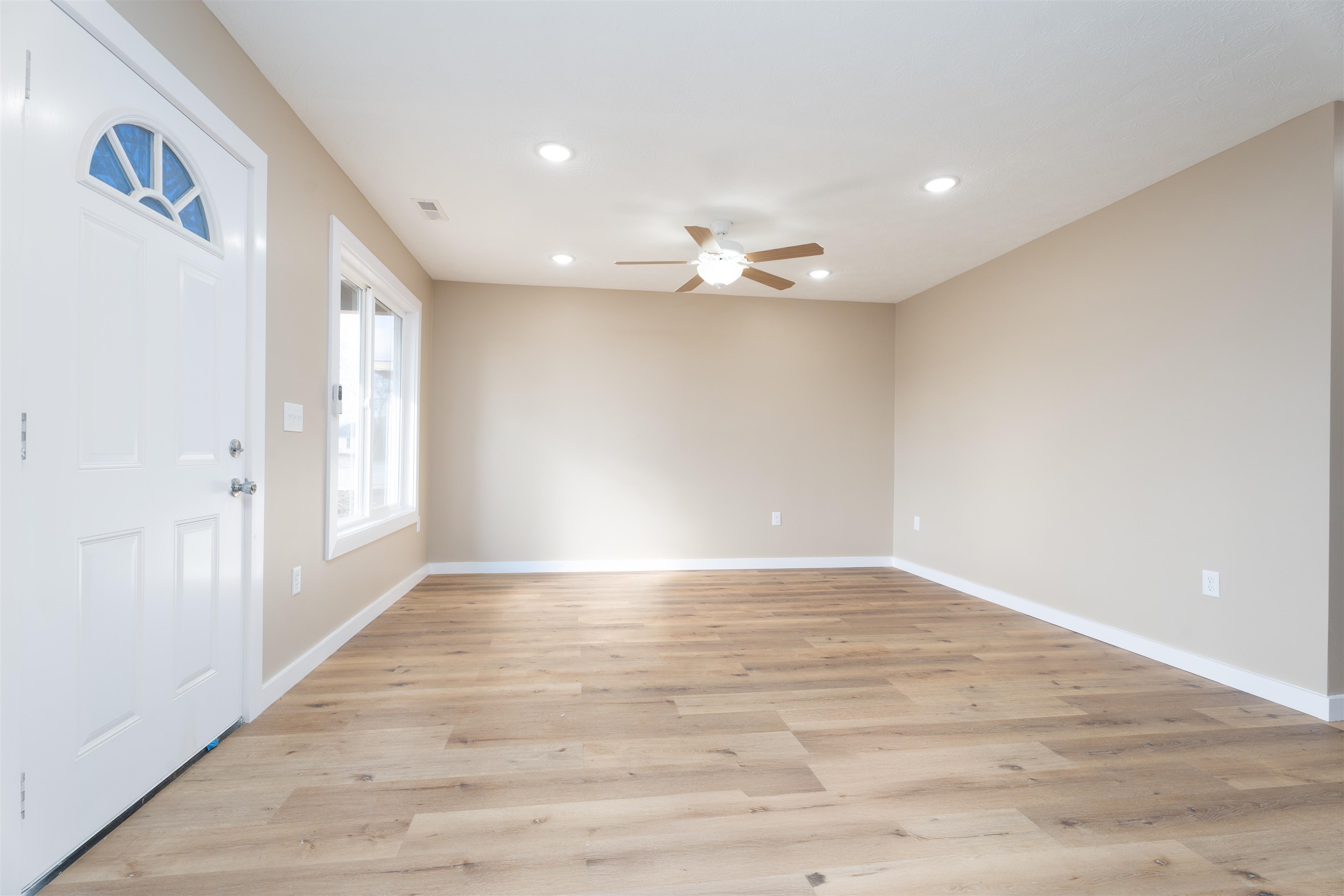 711 Hall St, Owensboro, Kentucky 42303, 3 Bedrooms Bedrooms, ,2 BathroomsBathrooms,Single Family Residence,For Sale,Hall St,91412