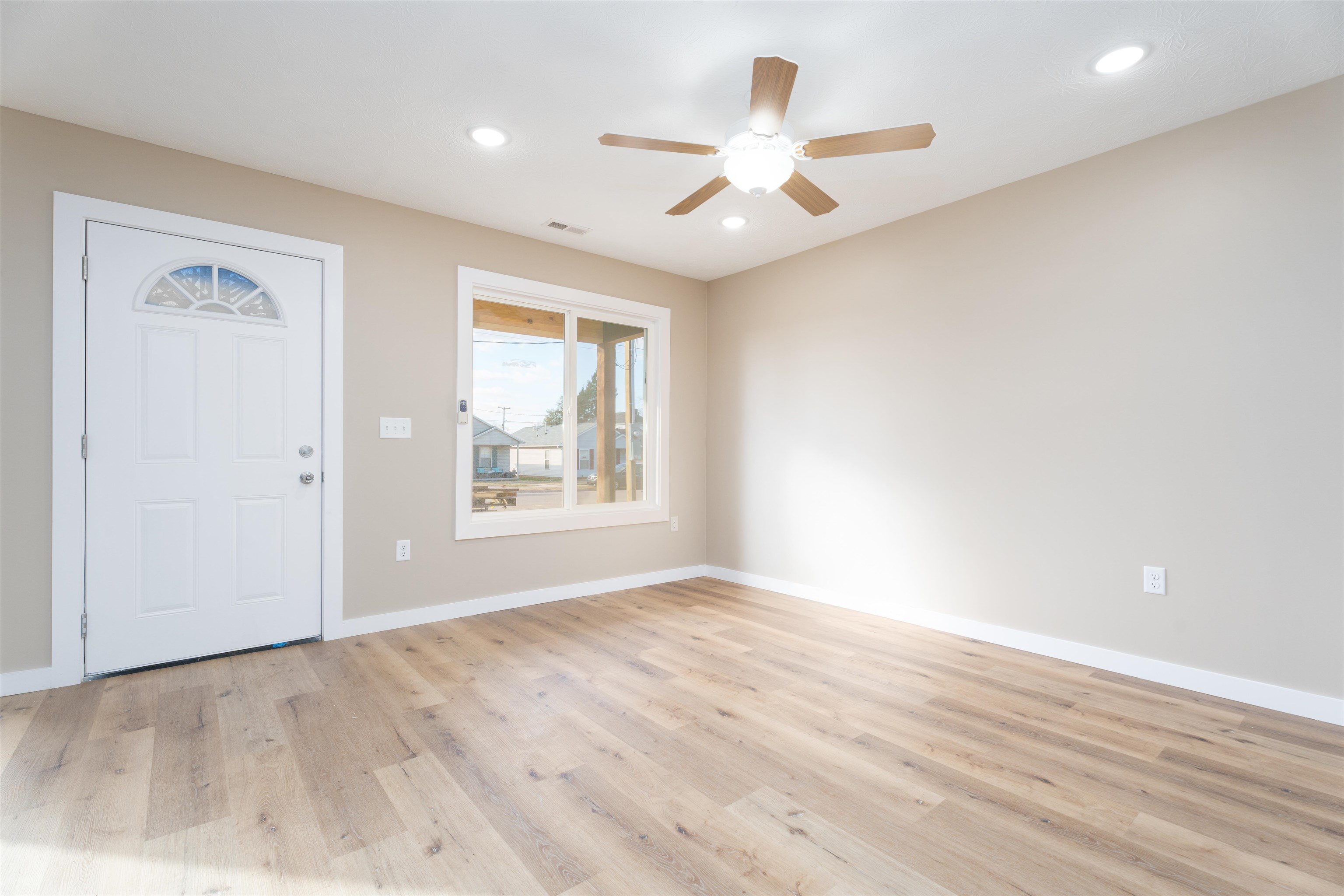 711 Hall St, Owensboro, Kentucky 42303, 3 Bedrooms Bedrooms, ,2 BathroomsBathrooms,Single Family Residence,For Sale,Hall St,91412