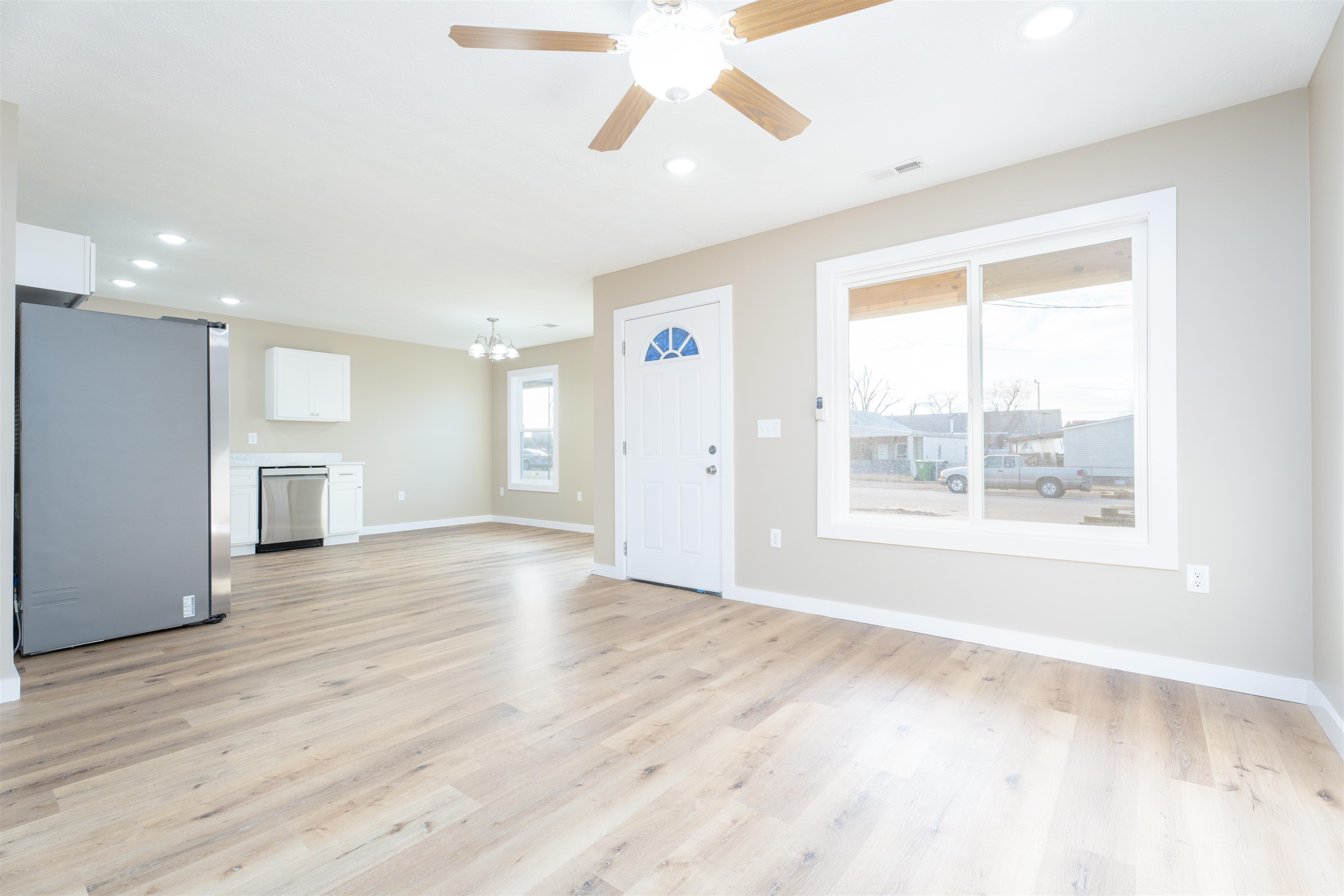 711 Hall St, Owensboro, Kentucky 42303, 3 Bedrooms Bedrooms, ,2 BathroomsBathrooms,Single Family Residence,For Sale,Hall St,91412