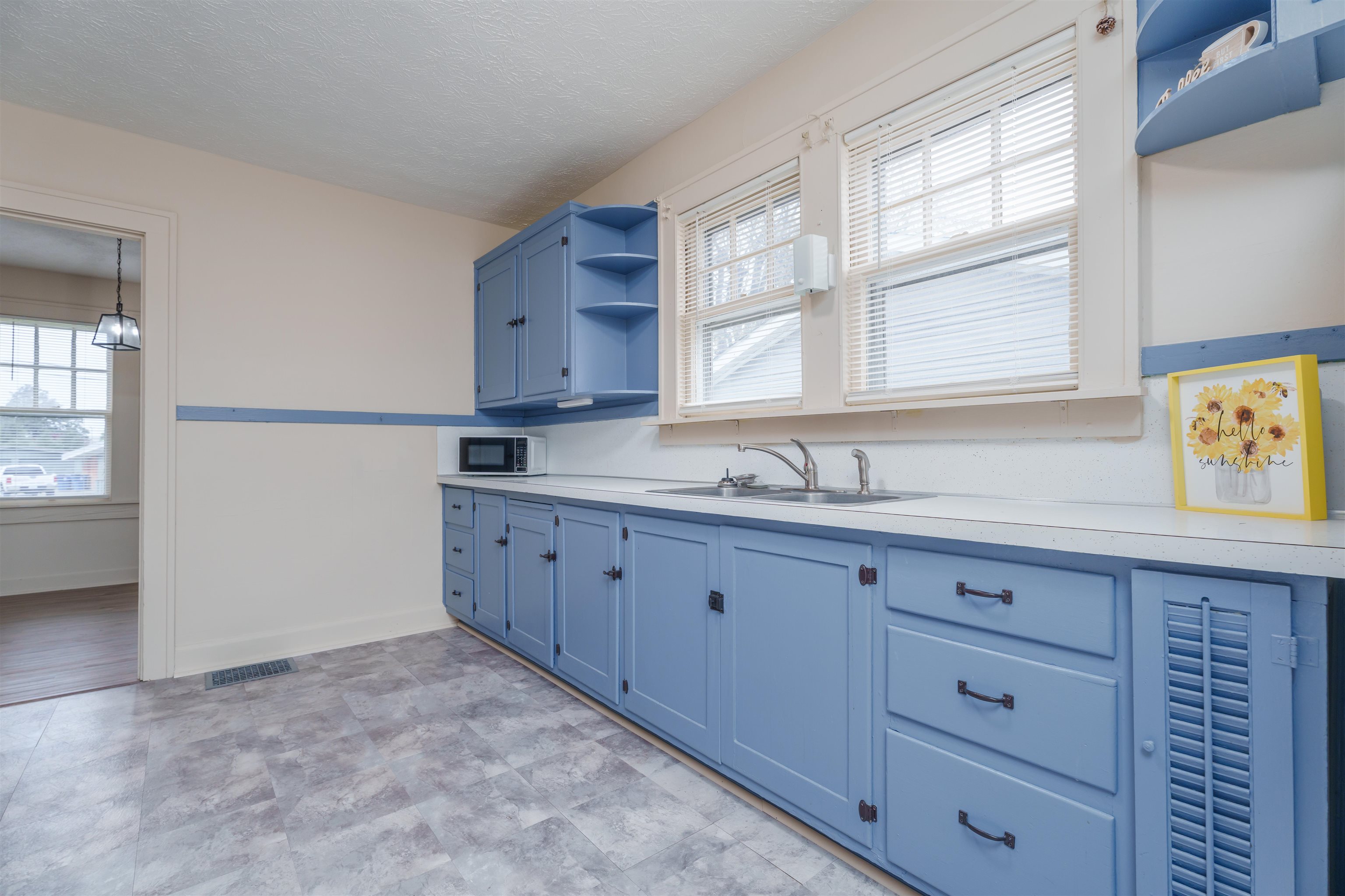 211 Hubert Court, Owensboro, Kentucky 42303, 2 Bedrooms Bedrooms, ,1 BathroomBathrooms,Single Family Residence,For Sale,Hubert Court,91413