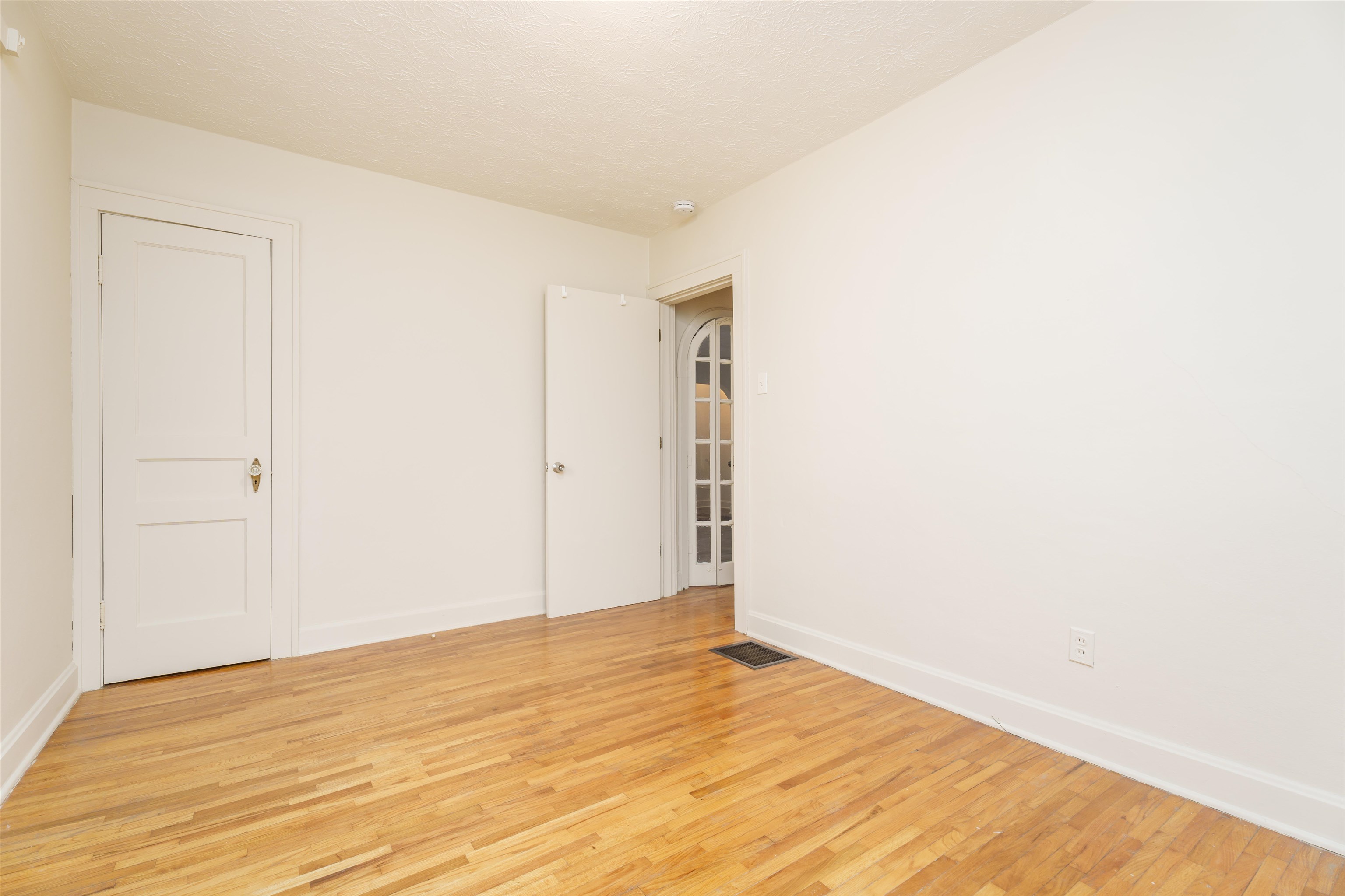 211 Hubert Court, Owensboro, Kentucky 42303, 2 Bedrooms Bedrooms, ,1 BathroomBathrooms,Single Family Residence,For Sale,Hubert Court,91413