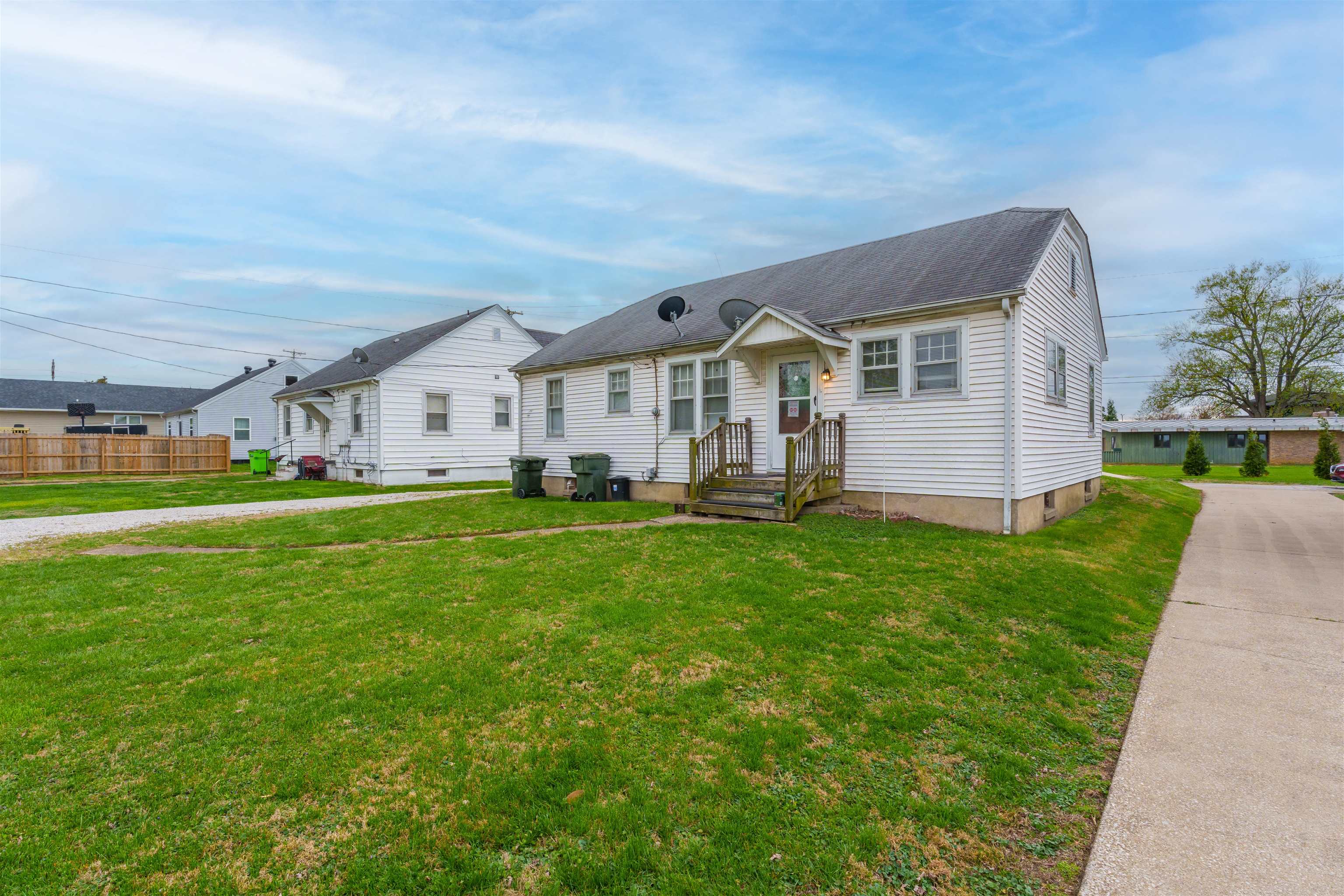 211 Hubert Court, Owensboro, Kentucky 42303, 2 Bedrooms Bedrooms, ,1 BathroomBathrooms,Single Family Residence,For Sale,Hubert Court,91413