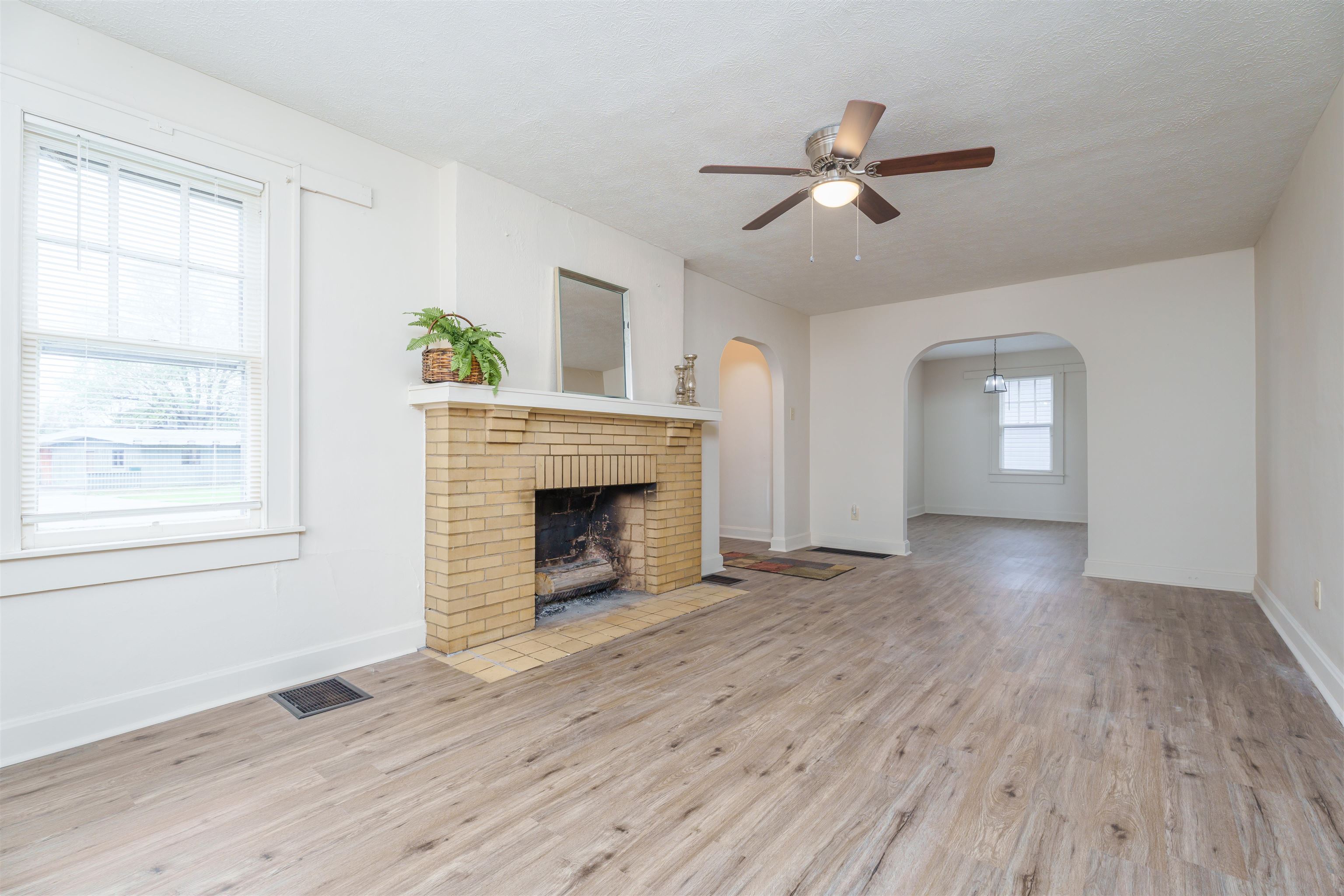 211 Hubert Court, Owensboro, Kentucky 42303, 2 Bedrooms Bedrooms, ,1 BathroomBathrooms,Single Family Residence,For Sale,Hubert Court,91413
