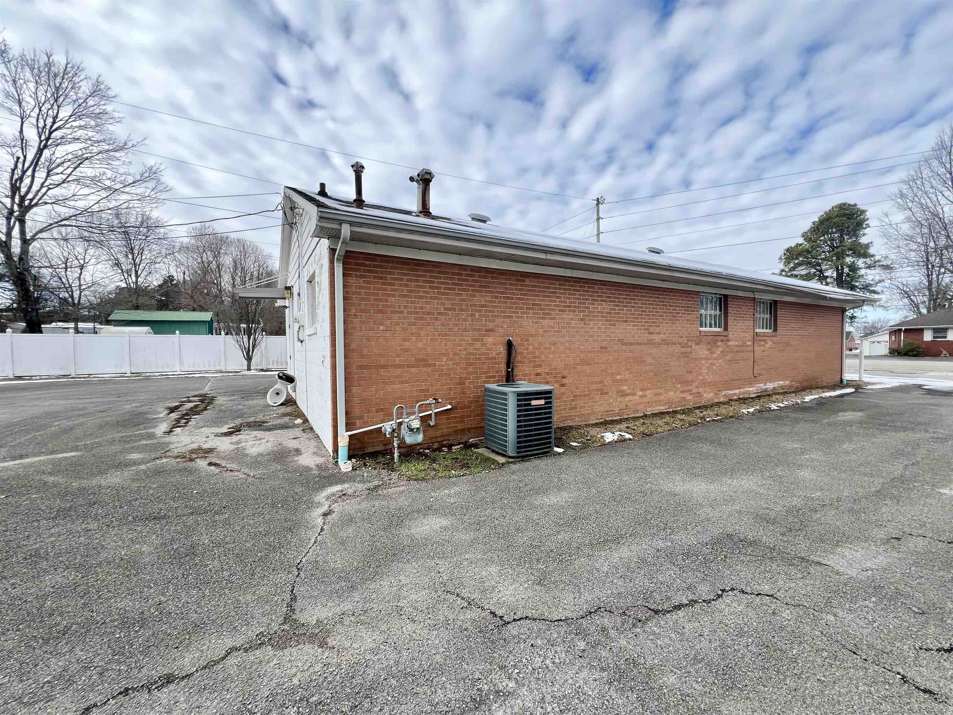 360 Hwy 140 W, Utica, Kentucky 42376, ,Business,For Sale,Hwy 140 W,91414