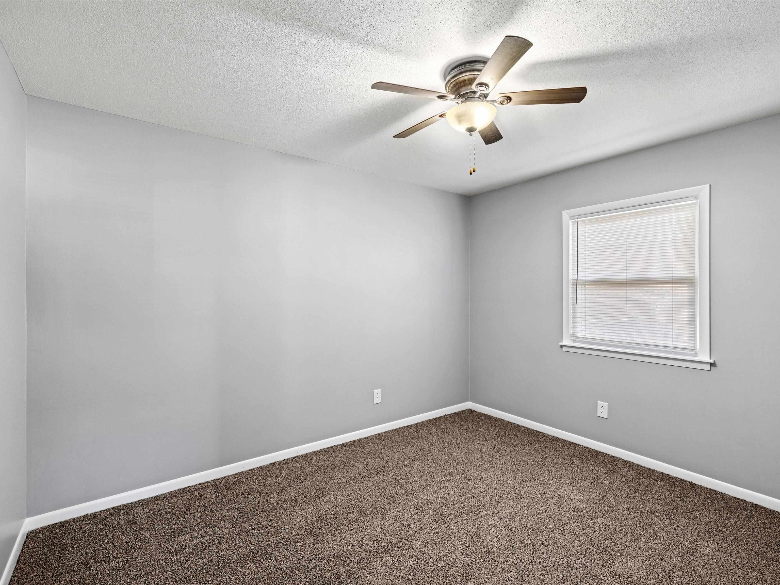 2817 Wayside Drive West, Owensboro, Kentucky 42301, 3 Bedrooms Bedrooms, ,1 BathroomBathrooms,Single Family Residence,For Sale,Wayside Drive West,91418