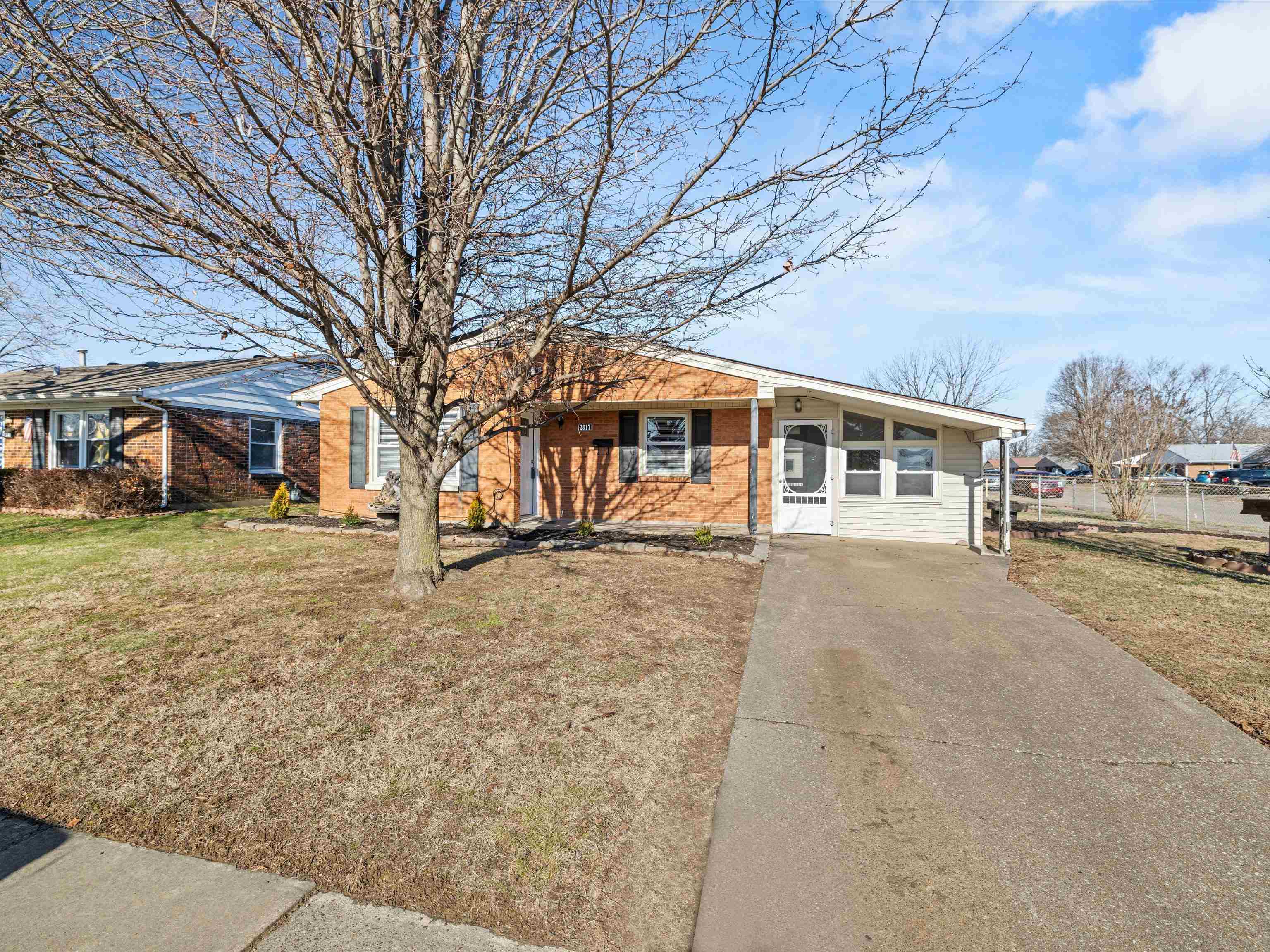 2817 Wayside Drive West, Owensboro, Kentucky 42301, 3 Bedrooms Bedrooms, ,1 BathroomBathrooms,Single Family Residence,For Sale,Wayside Drive West,91418