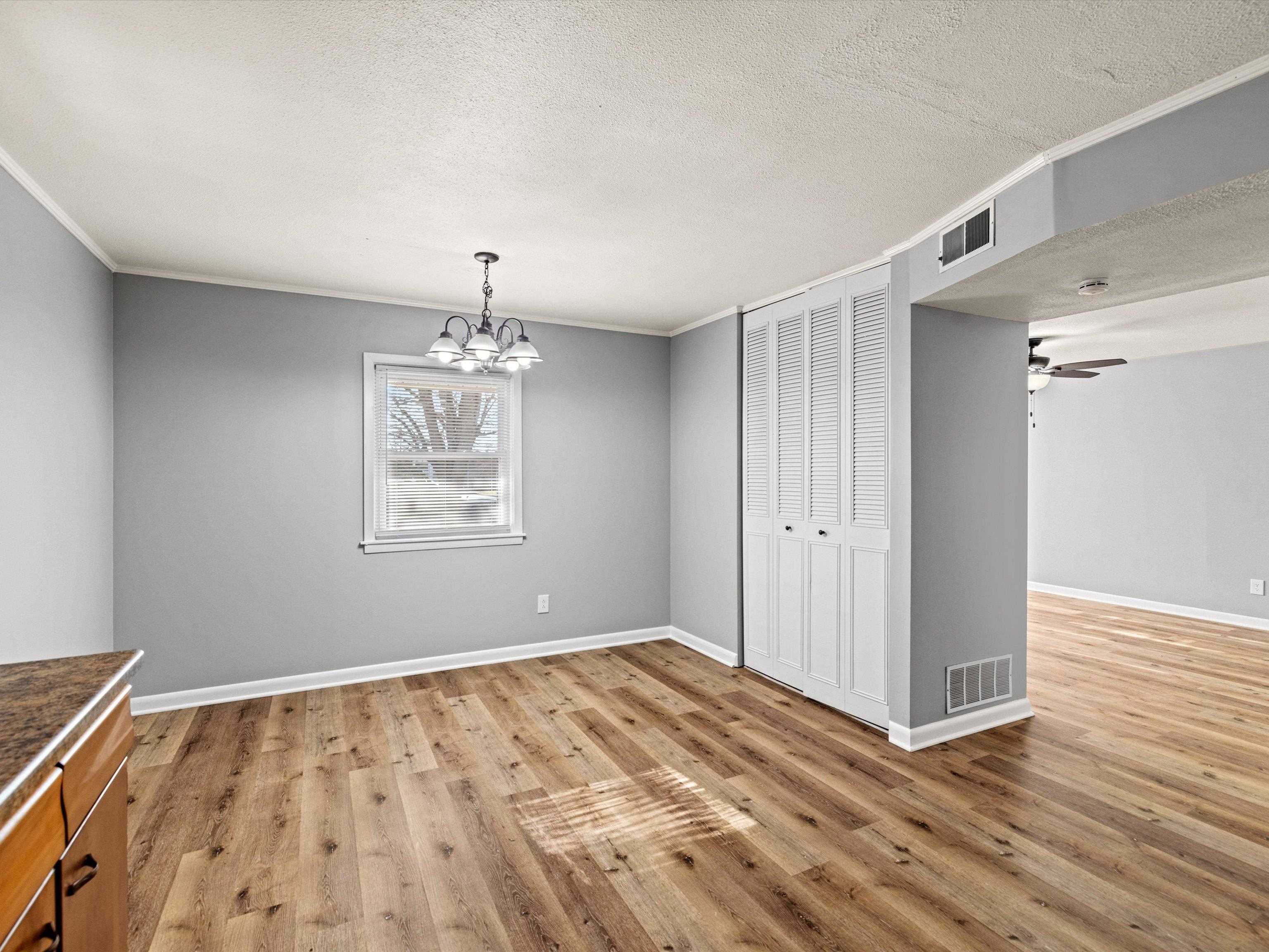 2817 Wayside Drive West, Owensboro, Kentucky 42301, 3 Bedrooms Bedrooms, ,1 BathroomBathrooms,Single Family Residence,For Sale,Wayside Drive West,91418