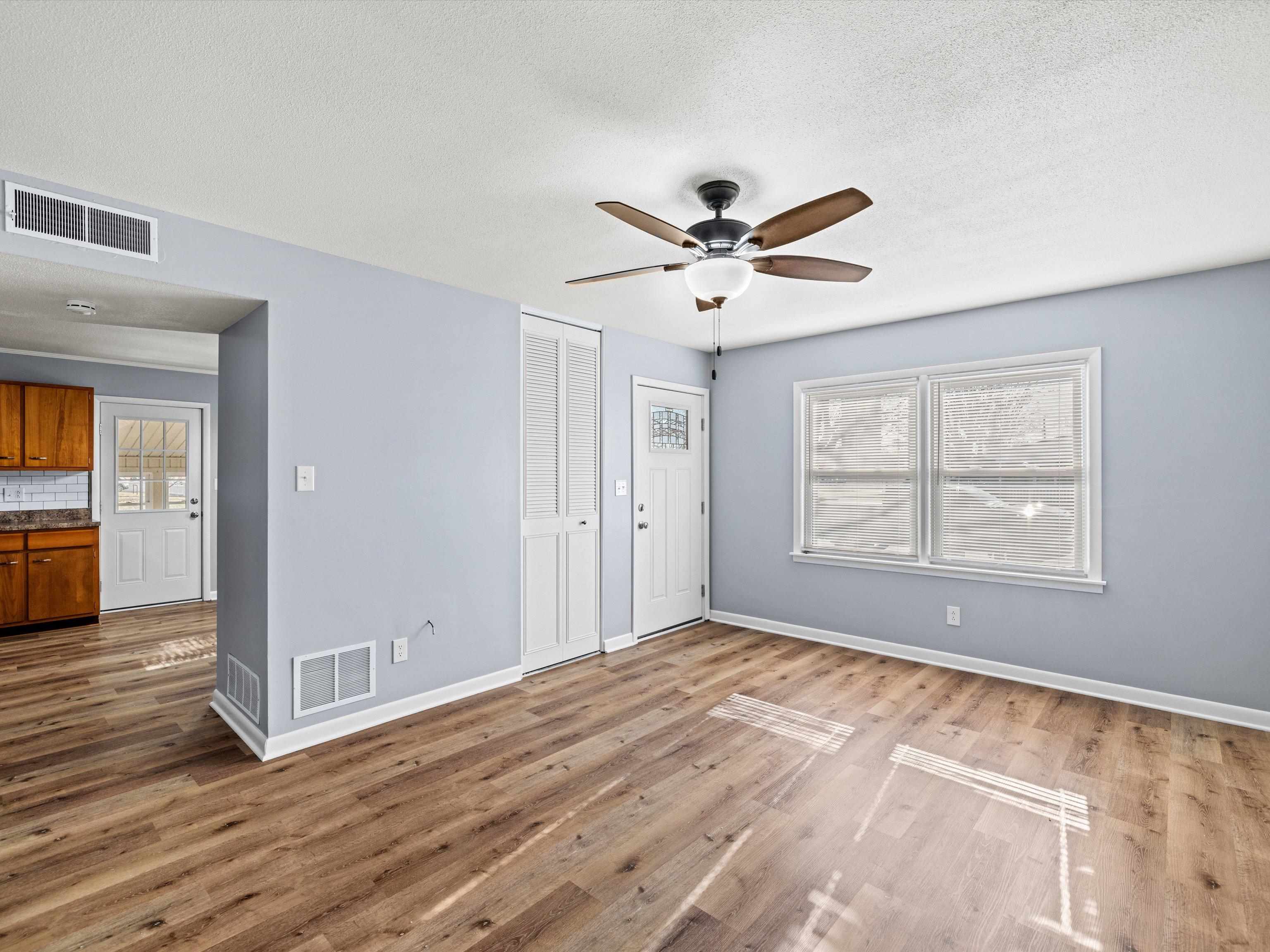 2817 Wayside Drive West, Owensboro, Kentucky 42301, 3 Bedrooms Bedrooms, ,1 BathroomBathrooms,Single Family Residence,For Sale,Wayside Drive West,91418